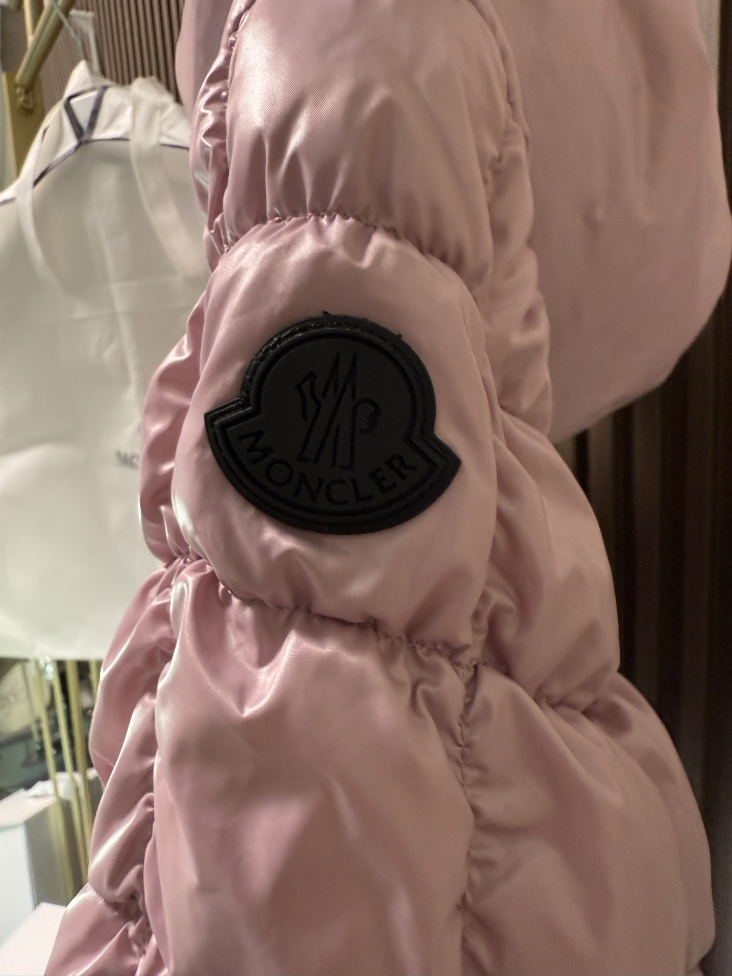 ✨✨✨25Moncler盟可睐 新品 Eynard连帽方形绗缝短款羽绒服女款夹克外套，Eynard羽绒夹