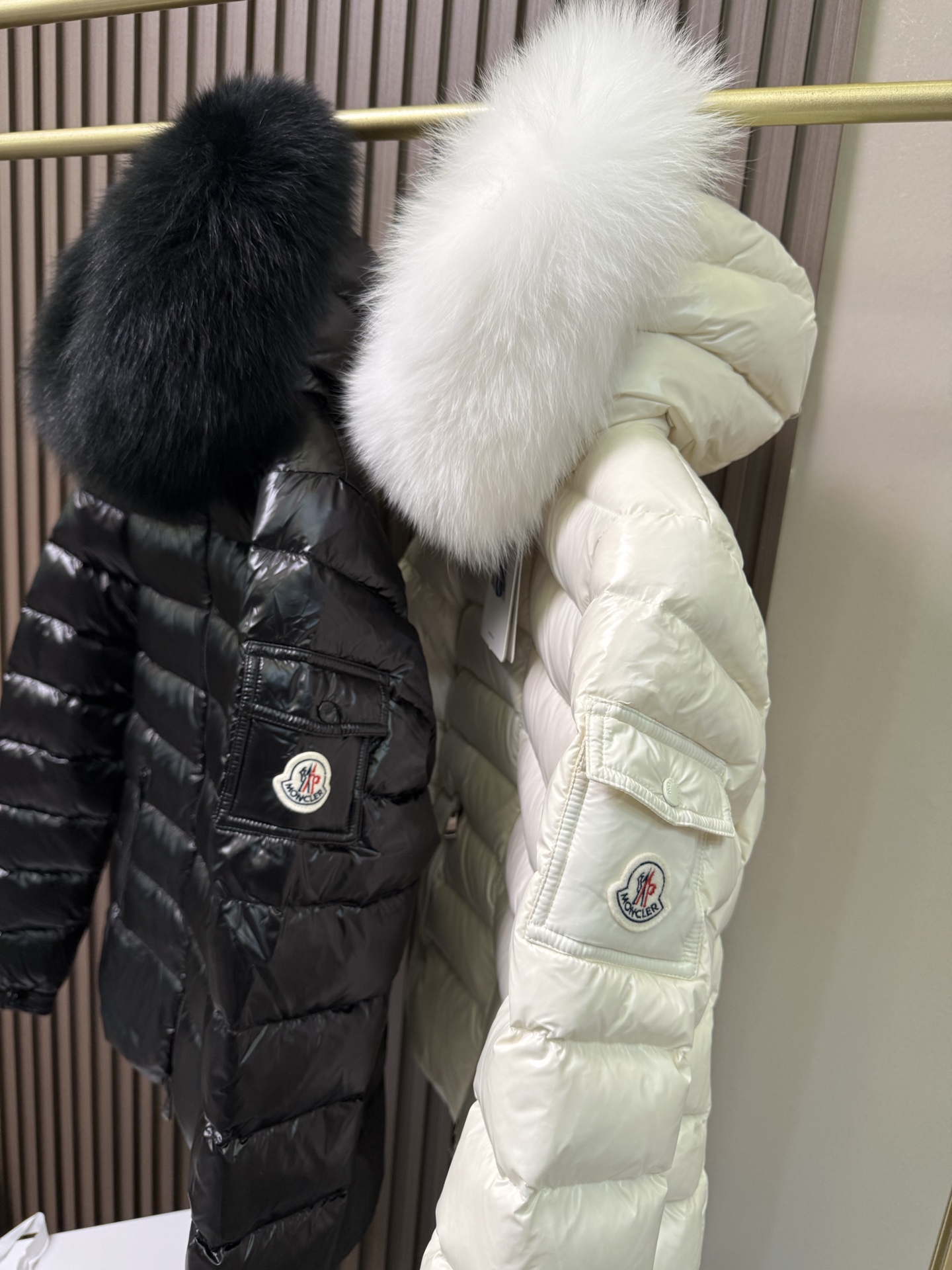 经典王菲毛领款。最高品质！蒙口女款短款羽绒服 【王菲上身代言！🇫🇷羽皇/MONCLER蒙口出品】明星经典