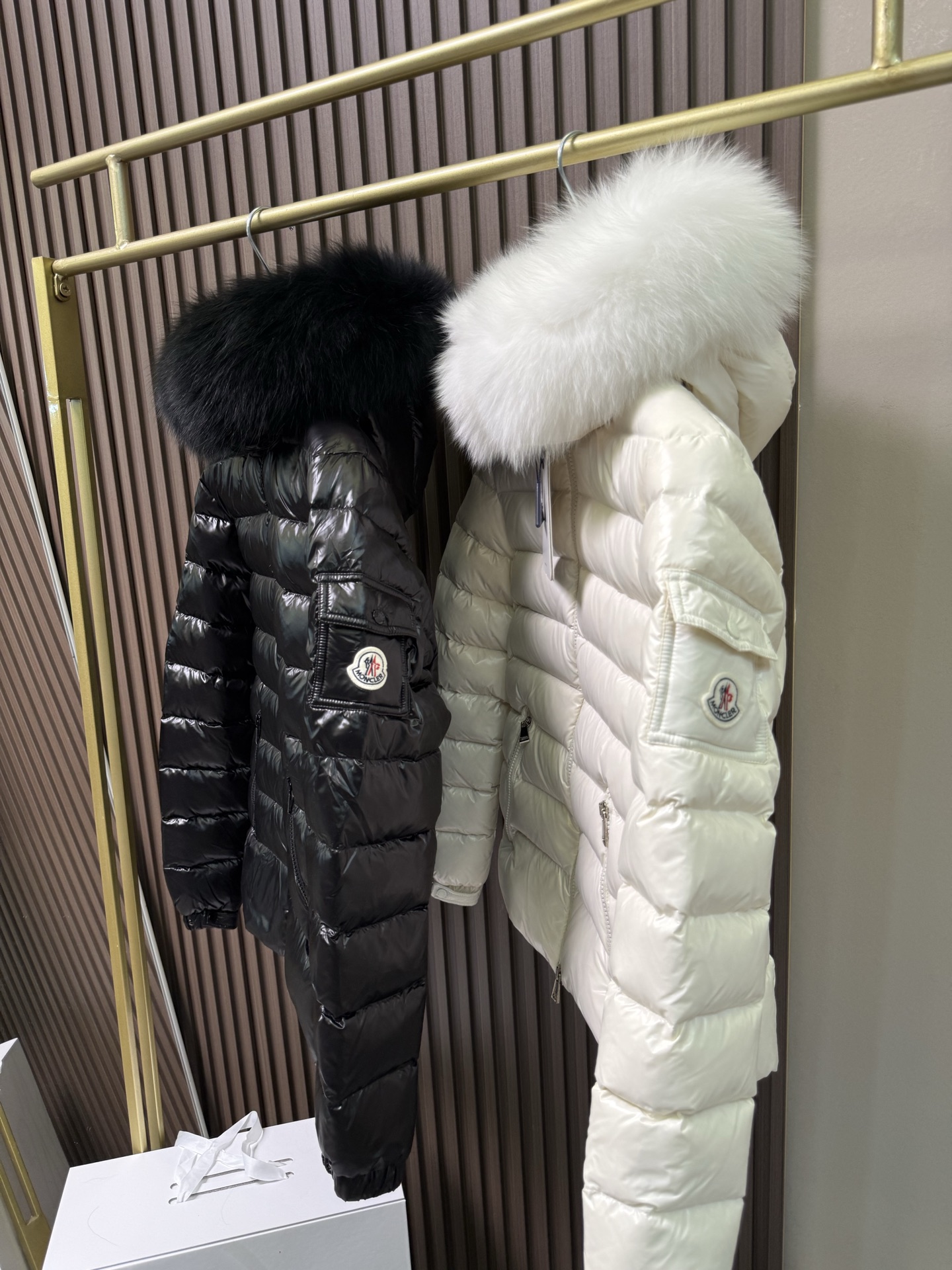 经典王菲毛领款。最高品质！蒙口女款短款羽绒服 【王菲上身代言！🇫🇷羽皇/MONCLER蒙口出品】明星经典