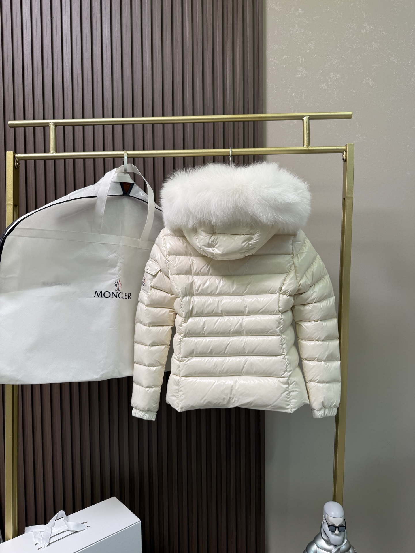 经典王菲毛领款。最高品质！蒙口女款短款羽绒服 【王菲上身代言！🇫🇷羽皇/MONCLER蒙口出品】明星经典