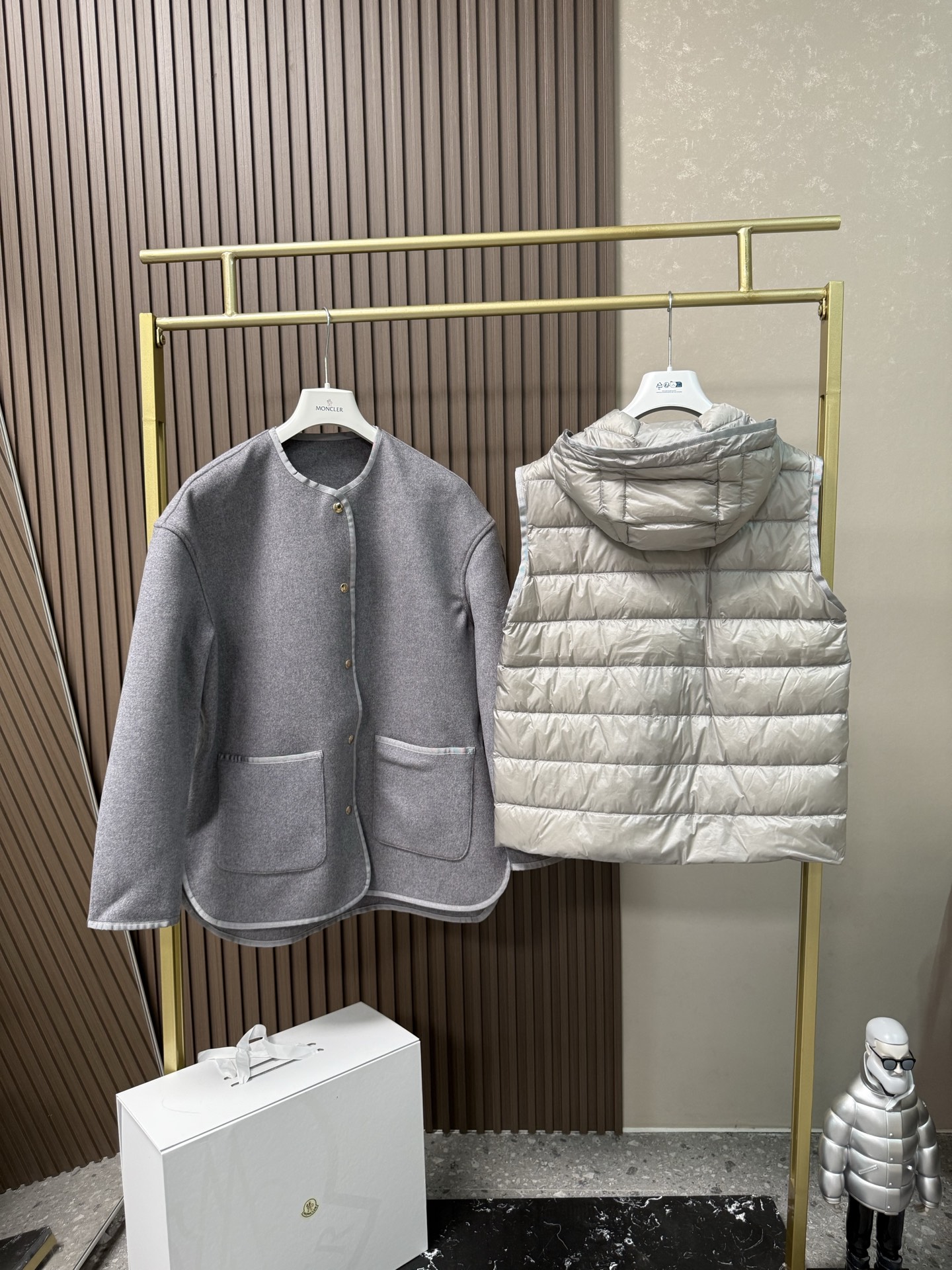 Reposse三合一羊毛和羊绒短款羽绒夹克外套Reposse羽绒夹克兼具华丽风格与实用功能。这款保暖单品