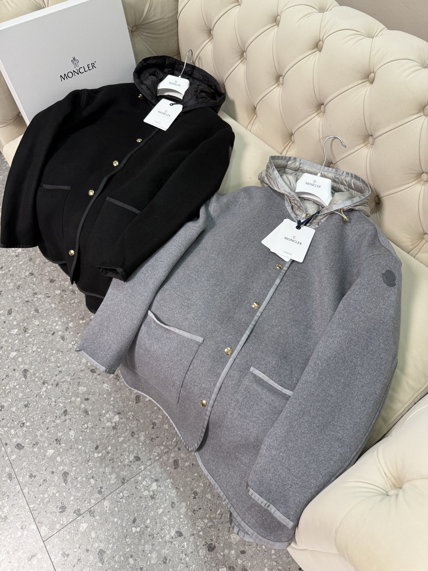 Reposse三合一羊毛和羊绒短款羽绒夹克外套Reposse羽绒夹克兼具华丽风格与实用功能。这款保暖单品