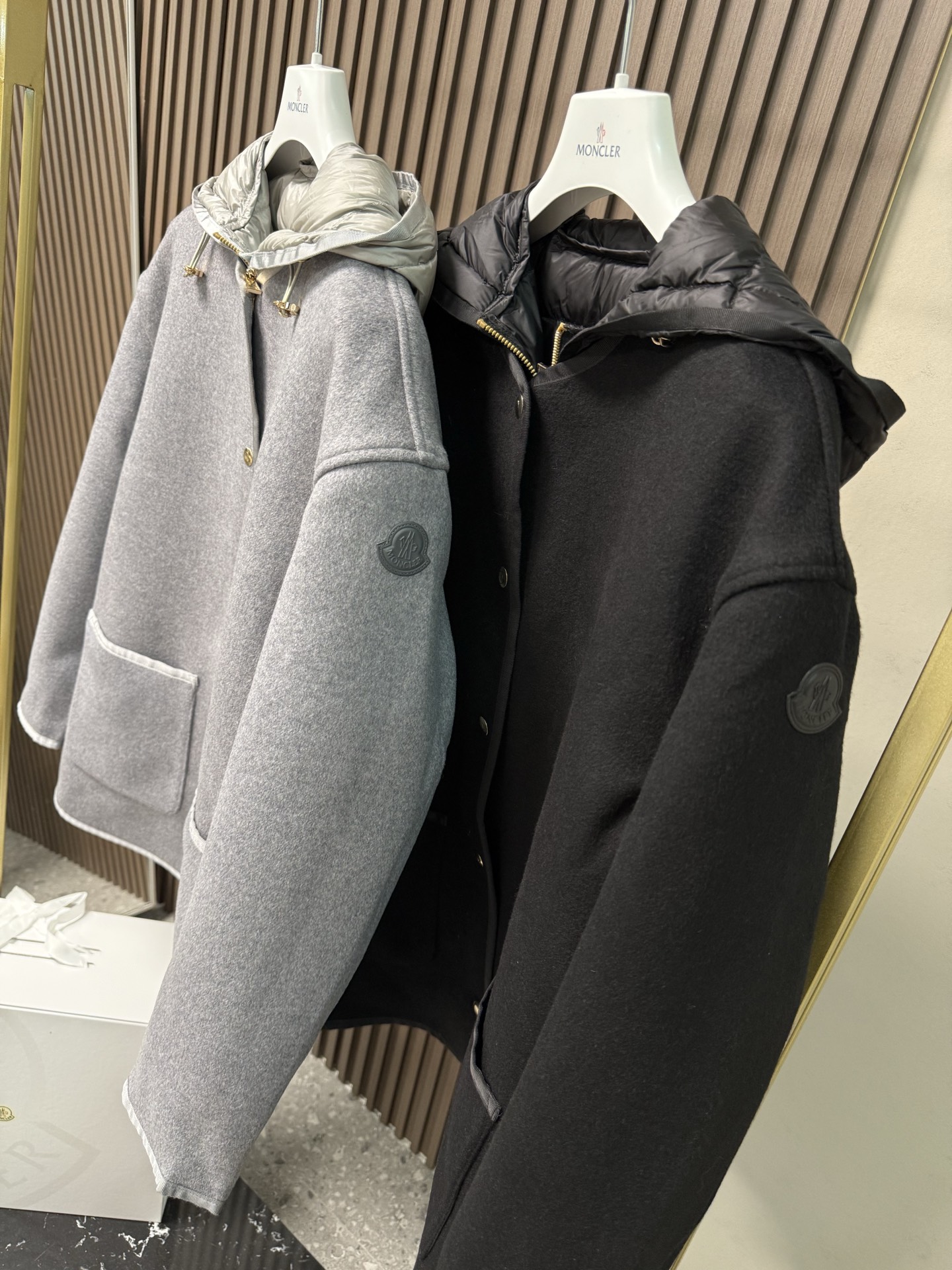 Reposse三合一羊毛和羊绒短款羽绒夹克外套Reposse羽绒夹克兼具华丽风格与实用功能。这款保暖单品