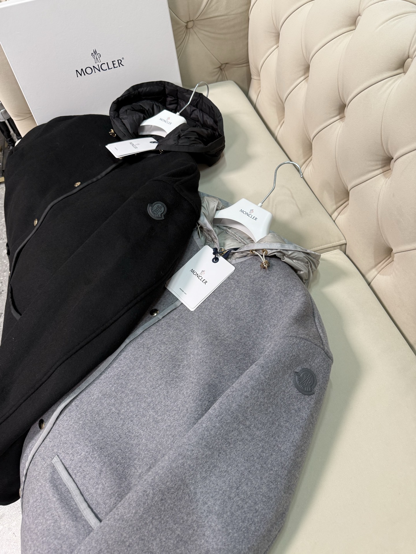 Reposse三合一羊毛和羊绒短款羽绒夹克外套Reposse羽绒夹克兼具华丽风格与实用功能。这款保暖单品