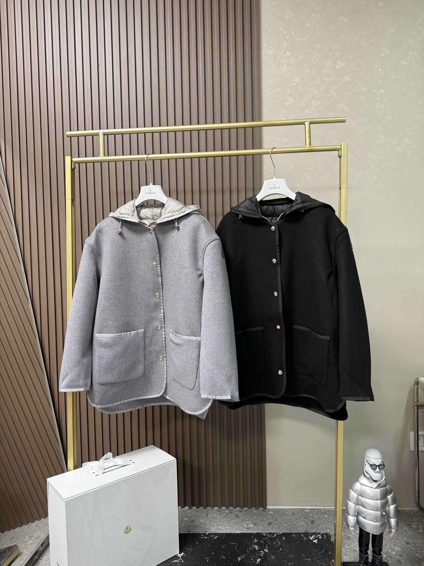 Reposse三合一羊毛和羊绒短款羽绒夹克外套Reposse羽绒夹克兼具华丽风格与实用功能。这款保暖单品