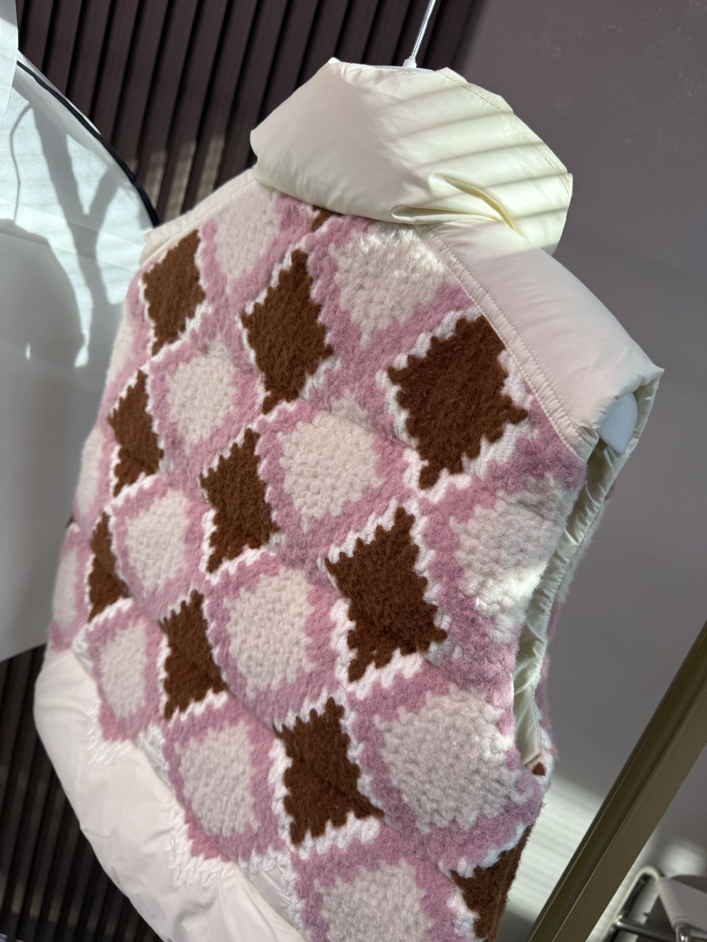 ✨✨✨25 Moncler盟可睐 Armathia 拼色拉链立领羽绒服，马甲同款，刺绣菱格，白灰粉咖四种