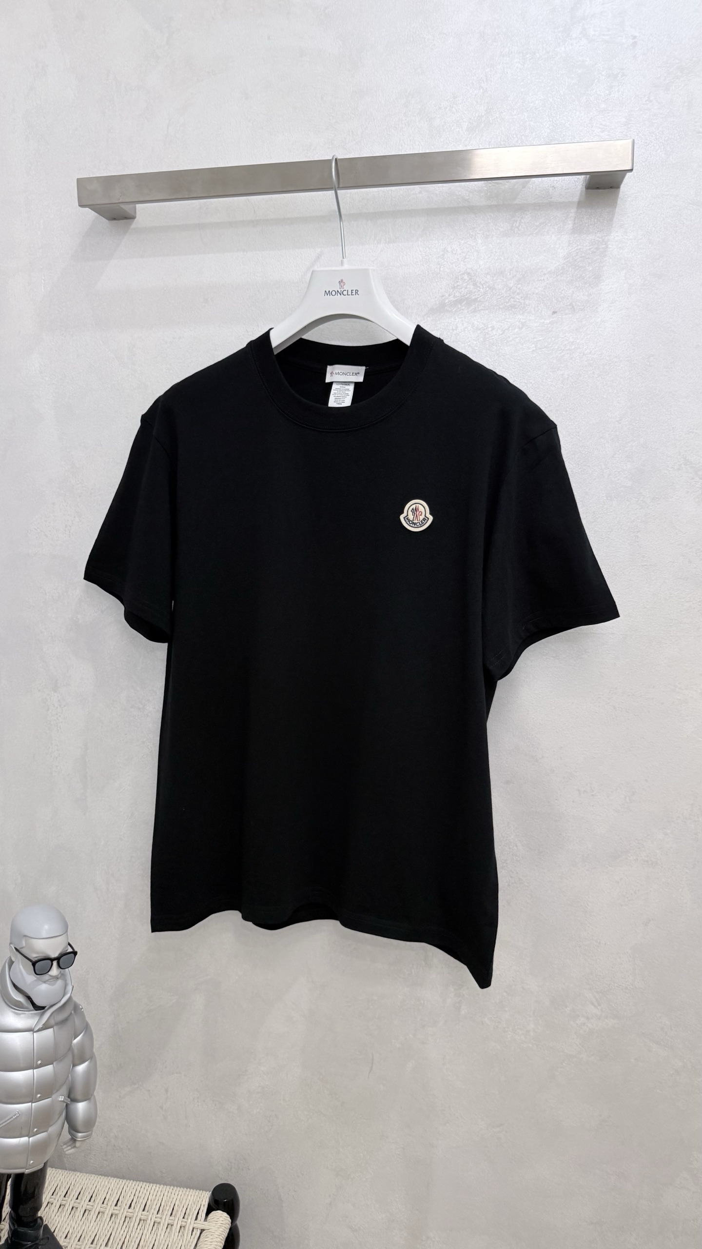 NO:762635,Moncler summer three-piece, simple but not simple T-shirt, color black, white, floral gray, dark green, dark gray, organic cotton main fabric, round neck, short sleeves, felt logo patch on the chest, size s~3xl (45kg~105kg),, T-shirt, tees, t-shirt,19860909Moncler 夏季三件装,简约而不简单的T恤 颜色黑色·白色·花灰·墨绿·深灰 ·有机棉主面料 ·圆领·短袖 ·胸前点缀毛毡标识贴片 码数s~3xl（45kg~105kg）,,T-shirt,tees，t-shirt,,Women's clothing