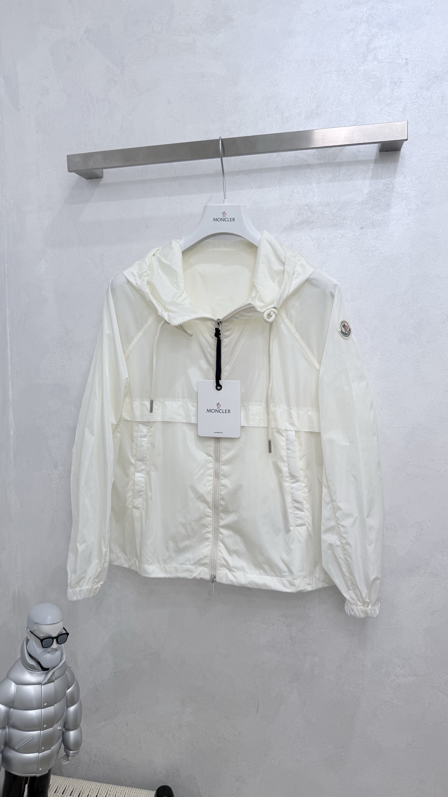 NO:752420,New women's clothing, new zippered contrasting color sun protection clothing, women's summer clothing, spring and autumn clothing, color black, off-white, light green, size 0/1/2 /3,,19860909新品女装新款拉链撞色防晒衣女装夏装春秋装 颜色黑色,米白色,浅绿色 尺码0/1/2 /3,,,Women's clothing