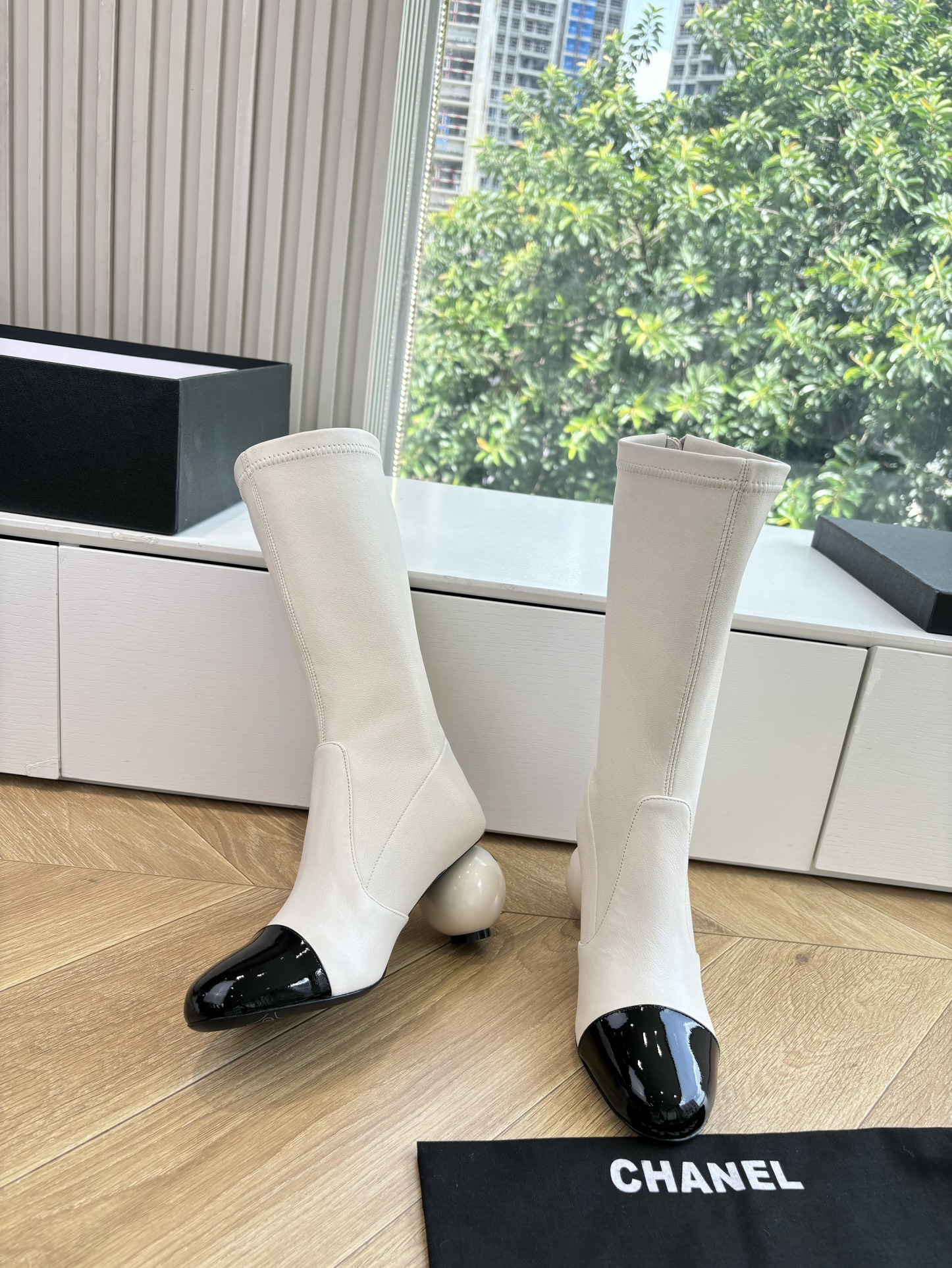G030所见即所得CHANE*｜小香25A秋冬新品双C巨型珍珠跟弹力短靴 在米兰时尚的T台上 亮相便艳惊四座 成功晋升为