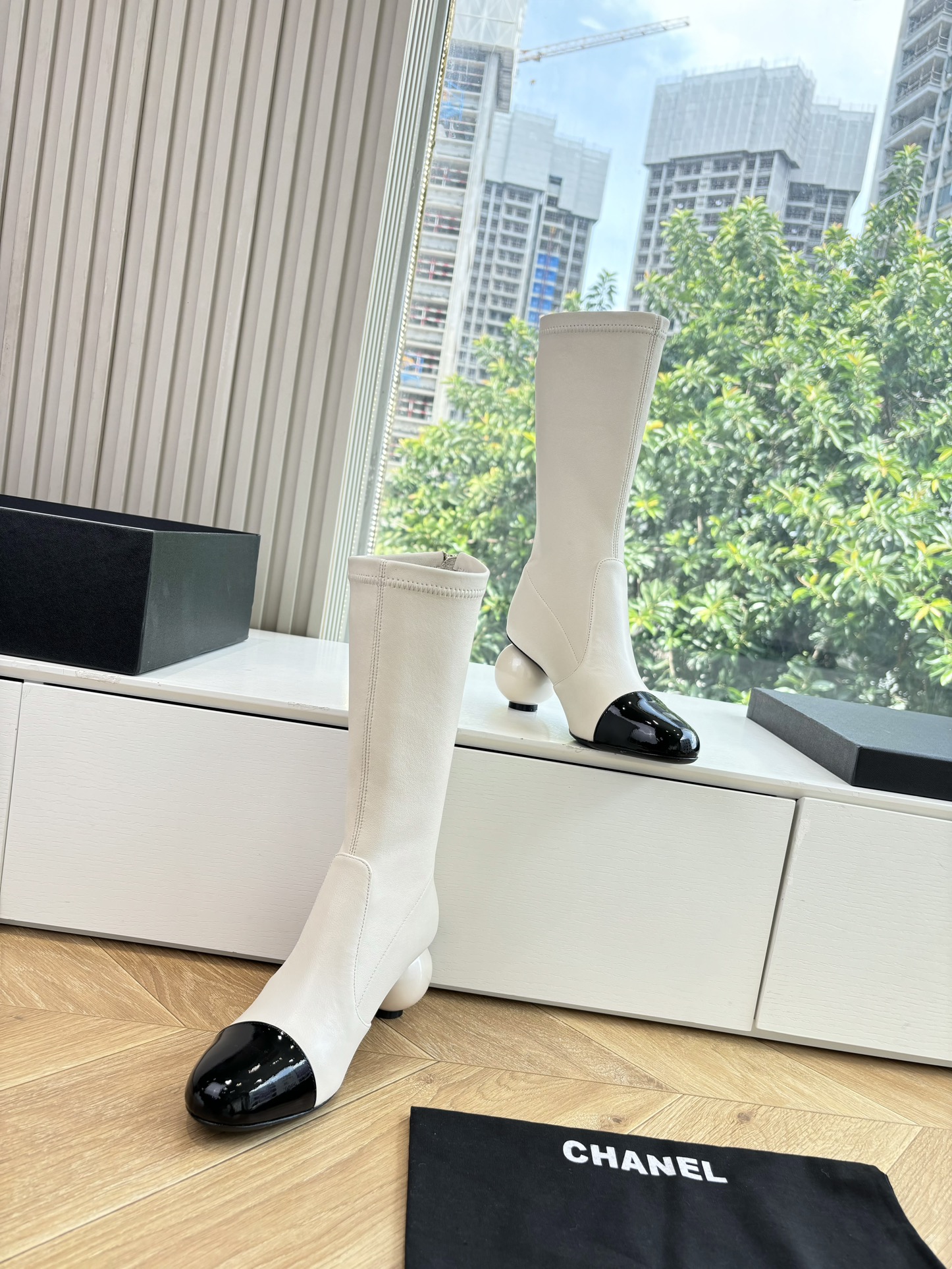 G030所见即所得CHANE*｜小香25A秋冬新品双C巨型珍珠跟弹力短靴 在米兰时尚的T台上 亮相便艳惊四座 成功晋升为