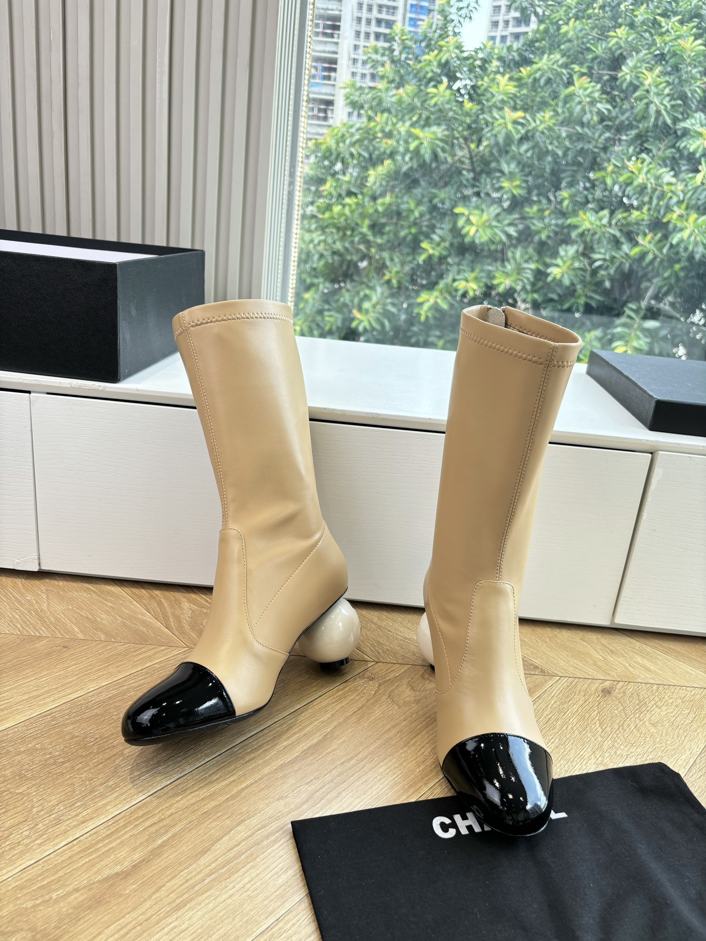 G030所见即所得CHANE*｜小香25A秋冬新品双C巨型珍珠跟弹力短靴 在米兰时尚的T台上 亮相便艳惊四座 成功晋升为