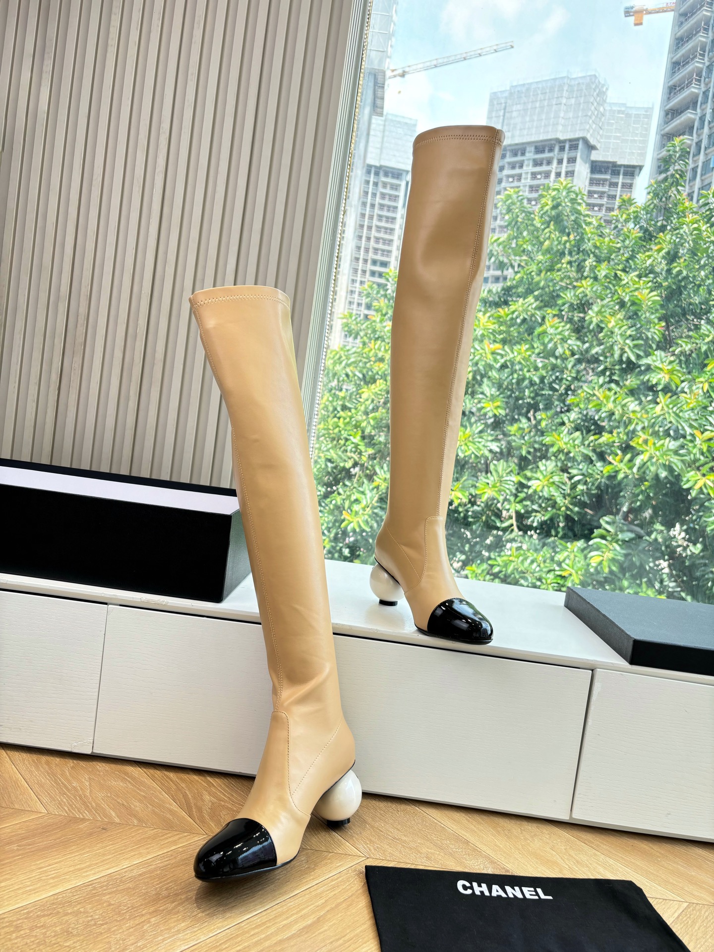 G030所见即所得CHANE*｜小香25A秋冬新品双C巨型珍珠跟弹力长靴 在米兰时尚的T台上 亮相便艳惊四座 成功晋升为