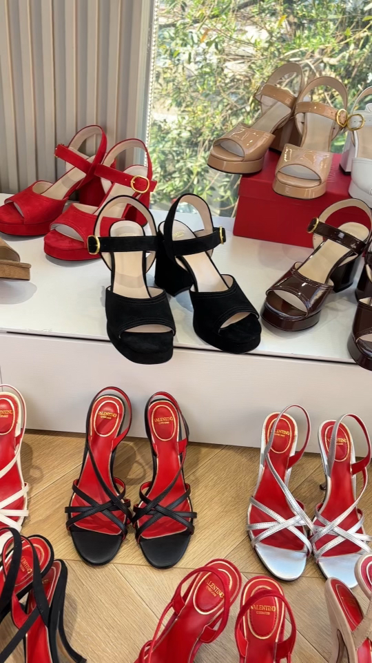 G289 Lo que ves es lo que obtienes VALENTINO Sandalias clásicas Valentino 2026 primavera y verano Los zapatos VLOGO SIG…