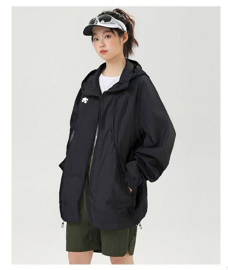 ❇️ 上新💰158 🔥
DESCENTE/迪桑特户外男女轻量皮肤衣弹力防晒UPF90+防风夹克外套KOLONSPORT可隆皮肤衣防晒服 这件皮肤衣面的料采用紫外线防面护料,对UVA和UVB提都供有效防晒可仅不以方多位护保身体止防晒伤,防晒能力出众;其它次还采用了防水泼处理,天夏乐园尽情去海边玩水啦,要是碰上跑雨下步也不担用心爱美女孩必备的防晒衣!大太阳的时候当防晒穿。冷的时候当外套穿,晚上还能出门炸街衣看服似简单,际实好多处拼接,辨识度满满,牌大显尽,口袋也有拉设链计,安性全很好,帽子袖和口都有松拼紧接,伸缩自如实用性和美观性集为一体的防晒衣还得是迪家的 透气性棒棒哒,不会闷热,防晒性能也是很不错可以做
颜色:白色/黑色/薄雾灰/龙息褐/古苔绿
尺码:S-3XL