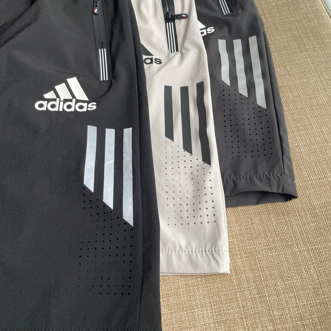 💰90
Adidas阿迪达斯官网运动速干透气健身短裤
3M反光条设计➕永恒不变的经典logo和侧面三条缸➕经典阿迪达斯硅胶的logo
即有了运动的舒适又有了街头的休闲!!
可以适应任何场合!!
全联三标洗吊齐全
直筒裤型两侧三道缸设计,极具设计感的一款短裤
充分体现百年传承的经典三条缸
这款的独特之处在于它的特殊的三条缸设计!!
突破常规和人们对阿迪达斯的审美,两边三条缸的经典款中脱颖而出!
裤腿下是经典标志!,不会掉,收脚的设计让整条裤子充满活力!抢镜回头率百分之百!
小毛圈面料,不会起球,透气吸湿性好!!
松紧腰带便于调节腰围,实用方便!!
这款裤子立体剪裁 ,更能体现出身型,
经典款你们值得拥有
颜色:黑色 藏青色 深灰色