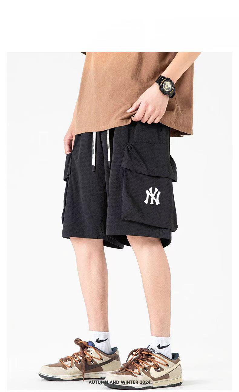 供💰70
mlb/ny洋基队夏季薄款冰丝抽绳松紧工装复古宽松情侣百搭阔腿五分裤
25 夏季新品
很有设计感的一款机能风工装短裤
一眼就很高级的肌理感比常规短裤拥有更加高盎司的克重
带来的只是质感的增加完全不会影响透气性
随意从衣柜拿出来都可以保持很挺括的质感
表面的自然针织的肌理富有张力的反馈感受都是非常独特的
手感介于硬朗的身段和柔软的手感的结合
色泽带有一直低饱和度的散发着一点点复古的色调
从根本上增加和肌肤接触之间的空气间隙
更加透气及时大汗淋漓 也不会粘身
任何运动,跑步,健身,登山,海边沙滩都很ok
日常很容易就可以搭配出高级FEEL
搭配弹力松紧腰口配抽绳调节内层全套包边细节 很高级
两侧两个斜插口袋工装款机能版型 结合了街头的廓形oversize 风格
上身调性十足一改传统工装的沉寂
这种全新的街头廓形工装给人耳目一新
更加立体和高级感男女都可以轻松驾驭
颜色:黑色 咖啡色 卡其色 橙色
尺码:S-2XL