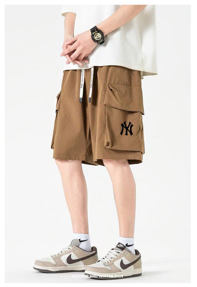 供💰70
mlb/ny洋基队夏季薄款冰丝抽绳松紧工装复古宽松情侣百搭阔腿五分裤
25 夏季新品
很有设计感的一款机能风工装短裤
一眼就很高级的肌理感比常规短裤拥有更加高盎司的克重
带来的只是质感的增加完全不会影响透气性
随意从衣柜拿出来都可以保持很挺括的质感
表面的自然针织的肌理富有张力的反馈感受都是非常独特的
手感介于硬朗的身段和柔软的手感的结合
色泽带有一直低饱和度的散发着一点点复古的色调
从根本上增加和肌肤接触之间的空气间隙
更加透气及时大汗淋漓 也不会粘身
任何运动,跑步,健身,登山,海边沙滩都很ok
日常很容易就可以搭配出高级FEEL
搭配弹力松紧腰口配抽绳调节内层全套包边细节 很高级
两侧两个斜插口袋工装款机能版型 结合了街头的廓形oversize 风格
上身调性十足一改传统工装的沉寂
这种全新的街头廓形工装给人耳目一新
更加立体和高级感男女都可以轻松驾驭
颜色:黑色 咖啡色 卡其色 橙色
尺码:S-2XL