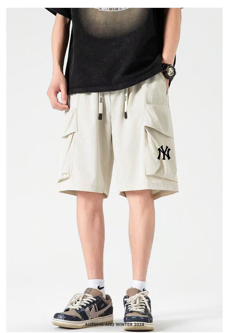 供💰70
mlb/ny洋基队夏季薄款冰丝抽绳松紧工装复古宽松情侣百搭阔腿五分裤
25 夏季新品
很有设计感的一款机能风工装短裤
一眼就很高级的肌理感比常规短裤拥有更加高盎司的克重
带来的只是质感的增加完全不会影响透气性
随意从衣柜拿出来都可以保持很挺括的质感
表面的自然针织的肌理富有张力的反馈感受都是非常独特的
手感介于硬朗的身段和柔软的手感的结合
色泽带有一直低饱和度的散发着一点点复古的色调
从根本上增加和肌肤接触之间的空气间隙
更加透气及时大汗淋漓 也不会粘身
任何运动,跑步,健身,登山,海边沙滩都很ok
日常很容易就可以搭配出高级FEEL
搭配弹力松紧腰口配抽绳调节内层全套包边细节 很高级
两侧两个斜插口袋工装款机能版型 结合了街头的廓形oversize 风格
上身调性十足一改传统工装的沉寂
这种全新的街头廓形工装给人耳目一新
更加立体和高级感男女都可以轻松驾驭
颜色:黑色 咖啡色 卡其色 橙色
尺码:S-2XL