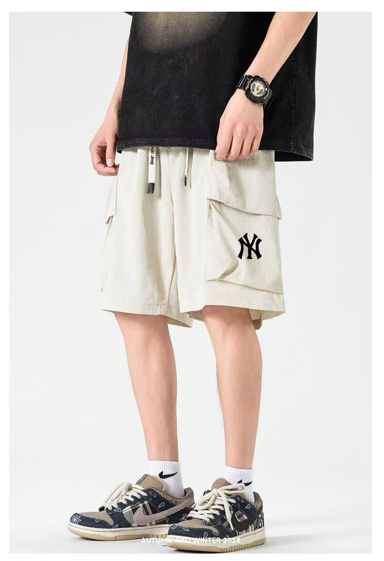 供💰70
mlb/ny洋基队夏季薄款冰丝抽绳松紧工装复古宽松情侣百搭阔腿五分裤
25 夏季新品
很有设计感的一款机能风工装短裤
一眼就很高级的肌理感比常规短裤拥有更加高盎司的克重
带来的只是质感的增加完全不会影响透气性
随意从衣柜拿出来都可以保持很挺括的质感
表面的自然针织的肌理富有张力的反馈感受都是非常独特的
手感介于硬朗的身段和柔软的手感的结合
色泽带有一直低饱和度的散发着一点点复古的色调
从根本上增加和肌肤接触之间的空气间隙
更加透气及时大汗淋漓 也不会粘身
任何运动,跑步,健身,登山,海边沙滩都很ok
日常很容易就可以搭配出高级FEEL
搭配弹力松紧腰口配抽绳调节内层全套包边细节 很高级
两侧两个斜插口袋工装款机能版型 结合了街头的廓形oversize 风格
上身调性十足一改传统工装的沉寂
这种全新的街头廓形工装给人耳目一新
更加立体和高级感男女都可以轻松驾驭
颜色:黑色 咖啡色 卡其色 橙色
尺码:S-2XL