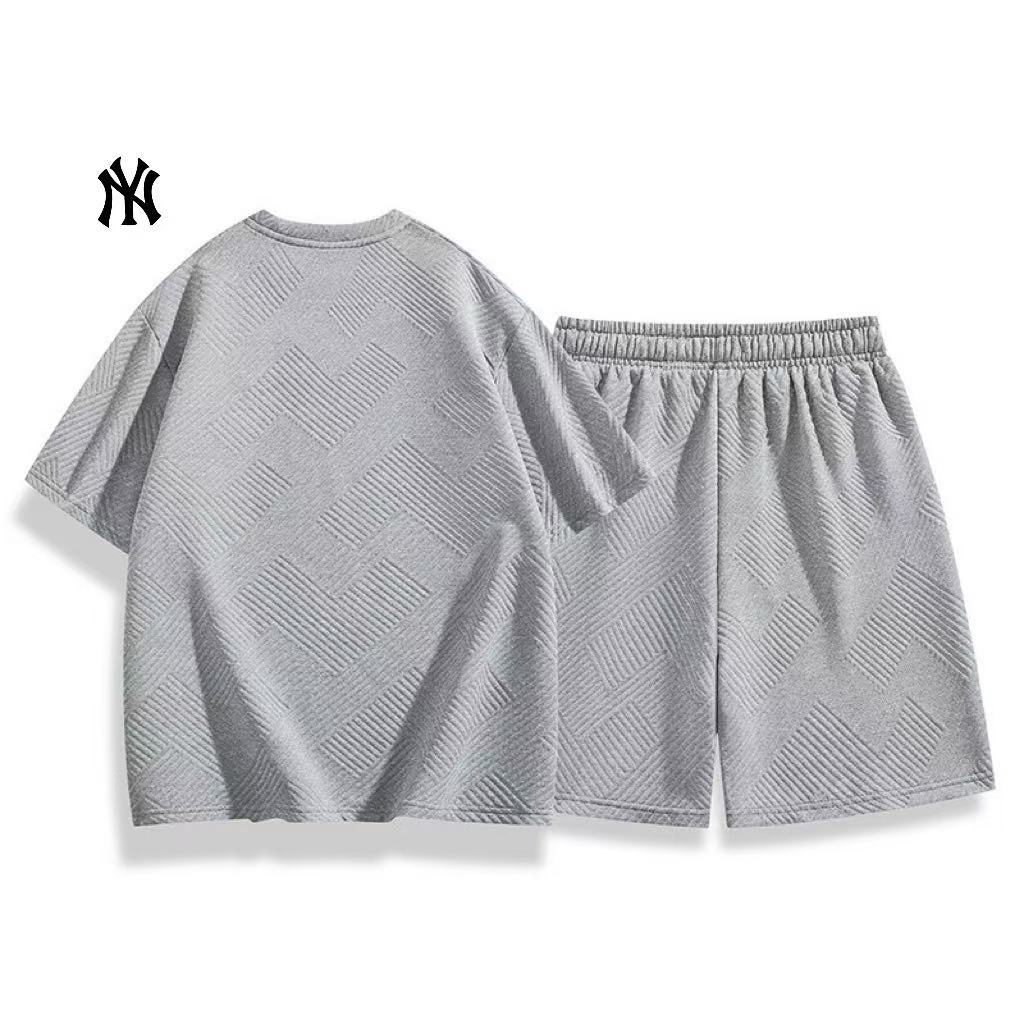 供💰95
MLB/NY洋基队 海外版美式设计感圆领休闲运动五分裤两件套压印花字母短袖套装
男女同款
🌟经典Logo polo设计 海外已卖爆 🍬 快手小红书网红上身款! 两件套满足不同需求! 网红爆款. ins/小红书 爆款 细节精湛不含糊 实物非常漂亮 夏天百搭 设计感十足 此款看起来很清爽 ,,两件套 绝对超值,逛街约会都适合 简直太完美了!~百搭出行首选! 街头潮流回头率百分百! 对的硬货!!夏天必入款 男生女生都可以穿,💑情侣可搭。美尽显完美身材 !为夏天而生的拌美单品,
颜色:黑色 白色 浅灰色
尺码:M-4XL
尺码详情看图九