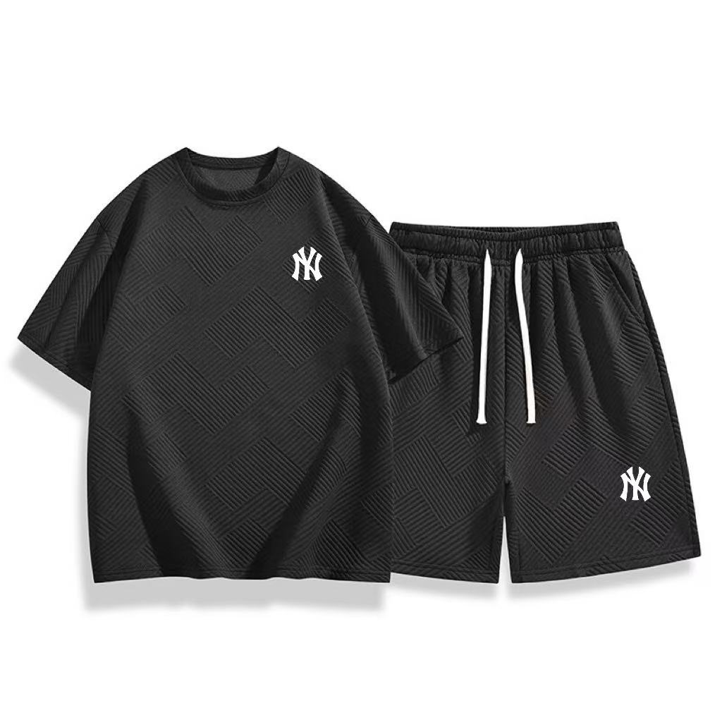 供💰95
MLB/NY洋基队 海外版美式设计感圆领休闲运动五分裤两件套压印花字母短袖套装
男女同款
🌟经典Logo polo设计 海外已卖爆 🍬 快手小红书网红上身款! 两件套满足不同需求! 网红爆款. ins/小红书 爆款 细节精湛不含糊 实物非常漂亮 夏天百搭 设计感十足 此款看起来很清爽 ,,两件套 绝对超值,逛街约会都适合 简直太完美了!~百搭出行首选! 街头潮流回头率百分百! 对的硬货!!夏天必入款 男生女生都可以穿,💑情侣可搭。美尽显完美身材 !为夏天而生的拌美单品,
颜色:黑色 白色 浅灰色
尺码:M-4XL
尺码详情看图九