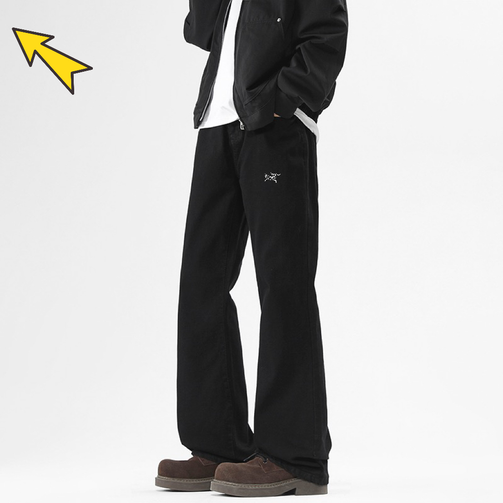 供货价:80💰『常熟热销篇章』顶级贸易货,工厂1:1定制,原包装+原吊牌
Arcteryx始祖鸟2025新款美式高街水洗直筒牛仔裤百搭男女休闲拖地长裤四季款
出行必备可盐可甜。 
牛仔裤是近几年衣柜里必不可少的,无论长短,牛仔裤的实用性&休闲感都是一流的,其实普通的牛仔裤对于穿法和搭配还是挺讲究的,让牛仔裤变开了百搭神器,无论是普通的棉鞋,运动鞋,还是高邦的帆布鞋或者皮靴,都能穿出最时尚的花,对于上衣的搭配也很随性,怎么穿都好看。
潮范机能 水洗设计 个性十足 不起球不变形透气舒适 活性定染工艺 不褪色 加厚水洗斜纹工装棉面料,不粘毛,不掉色,上身立体有型,裤身LOGO简约印花,不变形不脱落,做工复杂精致,绝对的原单品质。 
颜色:黑色
尺码表: M-4 X L
尺码详情看图九