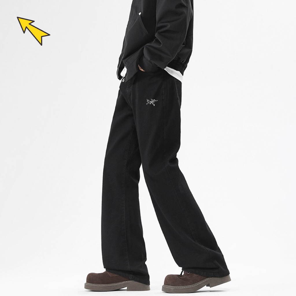 供货价:80💰『常熟热销篇章』顶级贸易货,工厂1:1定制,原包装+原吊牌
Arcteryx始祖鸟2025新款美式高街水洗直筒牛仔裤百搭男女休闲拖地长裤四季款
出行必备可盐可甜。 
牛仔裤是近几年衣柜里必不可少的,无论长短,牛仔裤的实用性&休闲感都是一流的,其实普通的牛仔裤对于穿法和搭配还是挺讲究的,让牛仔裤变开了百搭神器,无论是普通的棉鞋,运动鞋,还是高邦的帆布鞋或者皮靴,都能穿出最时尚的花,对于上衣的搭配也很随性,怎么穿都好看。
潮范机能 水洗设计 个性十足 不起球不变形透气舒适 活性定染工艺 不褪色 加厚水洗斜纹工装棉面料,不粘毛,不掉色,上身立体有型,裤身LOGO简约印花,不变形不脱落,做工复杂精致,绝对的原单品质。 
颜色:黑色
尺码表: M-4 X L
尺码详情看图九