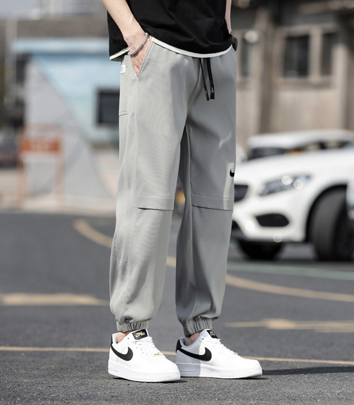 供货价:80💰『常熟热销篇章』顶级贸易货,工厂1:1定制,原包装+原吊牌
高品质耐克25ss🔥秋季三色束脚运动休闲卫裤
   裤子版型宽松  细节完美  梭织面料耐磨耐脏 立体裁剪宽松版型   立体硅胶标反复水洗不会开裂脱落   男女同款情侣款
颜色:黑色 卡其色 豆绿色
尺码：M-4XL








