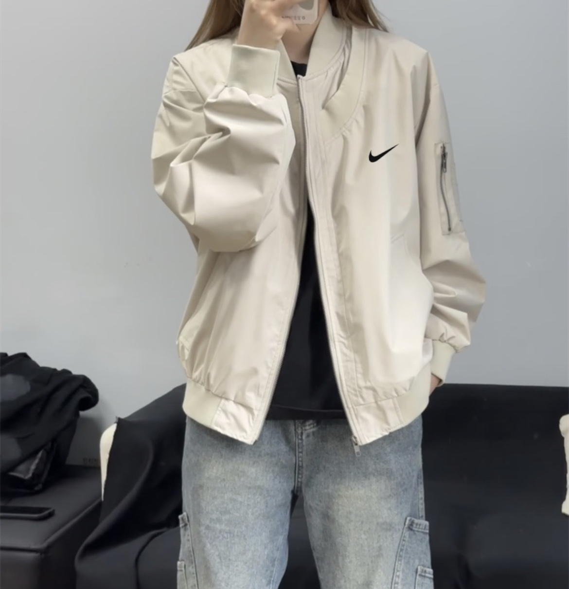 供货价:125💰『云仓特别款』出口贸易版本,天花板版本,原包装+原吊牌  
NIKE2024秋季新款INS港风情侣宽松飞行员夹克外套
经典又时髦 上身真的百搭不挑人 百搭休闲 上身回头率超高 自留款爱了爱了
宽松Oversize版型， 女生也可以冲!!

颜色：米色 
尺码S-3XL









