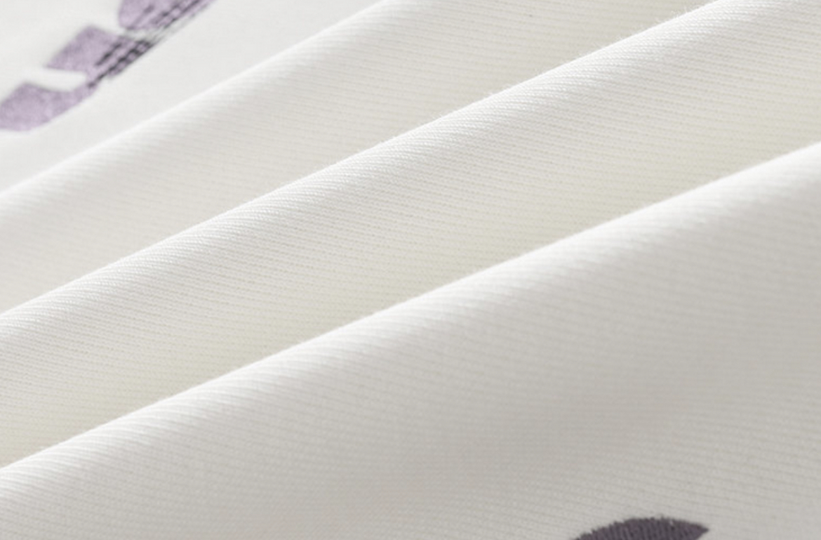 🛒购物价： p💰190
阿迪达斯Adidas高品质 秋季新品 3D印花宽松休闲百搭情侣圆领卫衣 
男女同款 情侣款
精选360g纯棉面料，慵懒舒适，面料手感柔软，每个季节必备的一款牛货，经典不俗套
从面料到印花给个细节都是无可挑剔，近乎完美
穿着时尚大方，经典百搭无可挑剔，
自留送朋友都是绝佳的选择！
建议主推 任何人都能驾驭 五星推荐👍
Colour：黑色  白色  灰色  黄色  粉色
Size：：M-3XL










