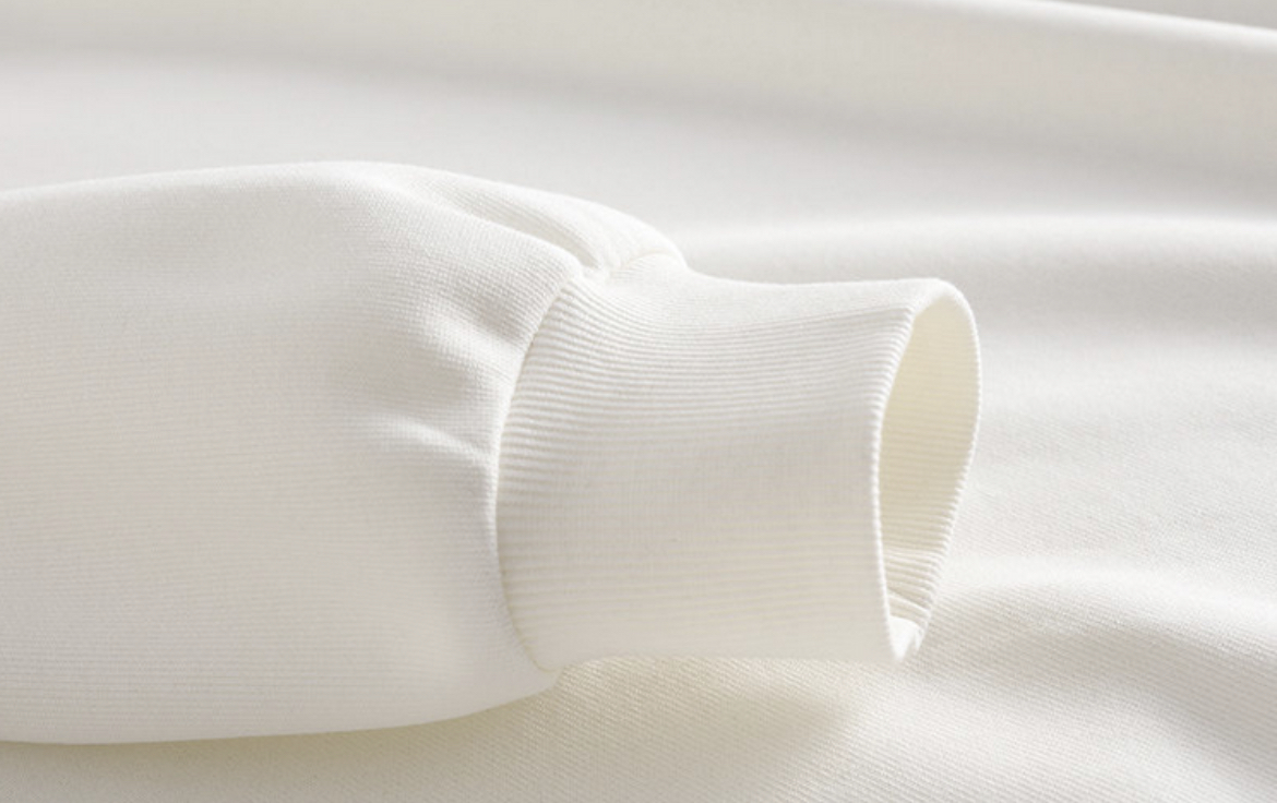 🛒购物价： p💰190
阿迪达斯Adidas高品质 秋季新品 3D印花宽松休闲百搭情侣圆领卫衣 
男女同款 情侣款
精选360g纯棉面料，慵懒舒适，面料手感柔软，每个季节必备的一款牛货，经典不俗套
从面料到印花给个细节都是无可挑剔，近乎完美
穿着时尚大方，经典百搭无可挑剔，
自留送朋友都是绝佳的选择！
建议主推 任何人都能驾驭 五星推荐👍
Colour：黑色  白色  灰色  黄色  粉色
Size：：M-3XL










