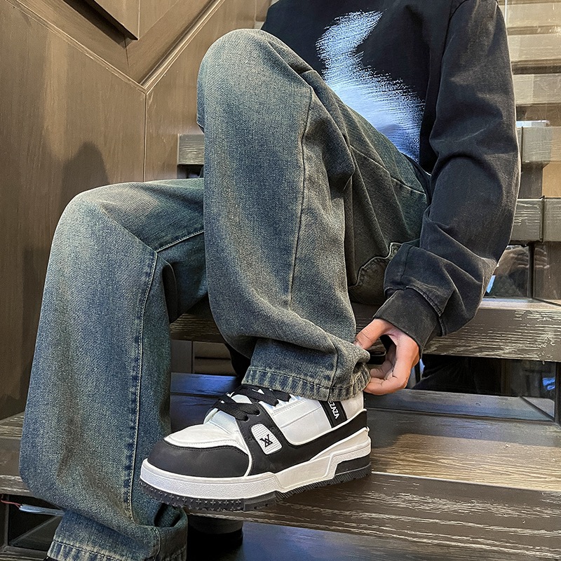 供💰80
25年春秋季新款巴黎世家BALENGIA渐变复古工装水洗牛仔裤直筒裤。 本就是火热的牛仔裤 ，今年赋予水做旧元素！更是潮流先锋者的不二选择。 上身也是非常好搭配，随便你怎么搭配！ 男女同款👫 

颜色： 图片色 
尺码：图九










