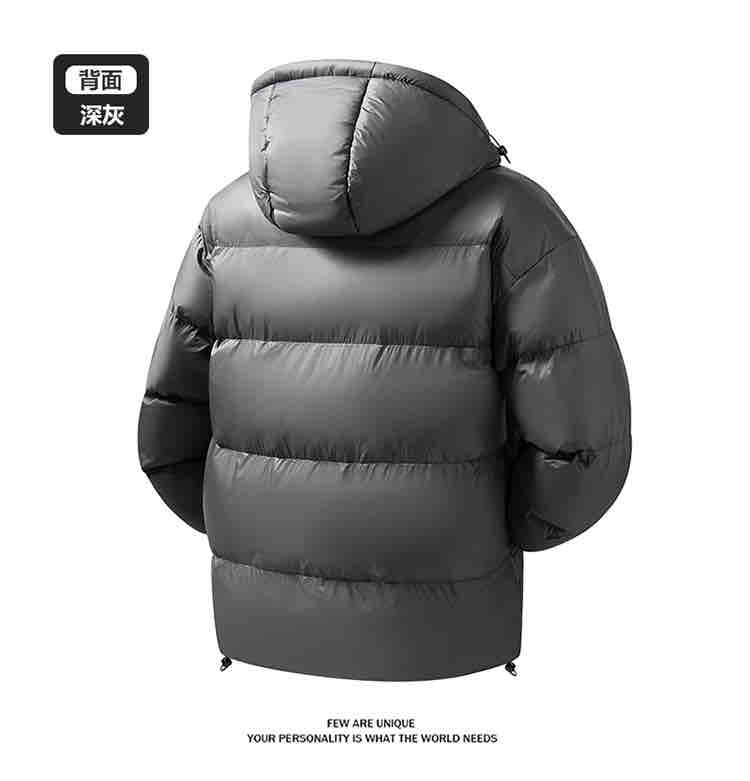 供💰170
迪桑特DESCENTE SKI STYLE系列 HEAT CONTROL 纯色男女同款棉衣舒适连帽运动休闲羽绒棉服 

版型超级正  上身效果极佳 挺阔有质感，户外功能防水级别 ，细节图均为实拍 ，防水压A9991胶拉链 ，所有走线做工精细不粗糙，高档有质感 
手插口袋，括号剪裁设计 ，无痕压胶边，外衣的防水层，采用仿丝棉，多层纤维结构 矩形压线工艺，填充均匀 机洗不坨绒，蓬松轻便和羽绒服一样，内里小太阳石墨烯自发热，蓄热黑科技，还配有温感变色，15秒可测出温度，有细节图
连帽设计 都配置防风扣
城市户外通勤款

各位兄弟姐妹，这款棉衣的细节提现到我们的用心制作，仔细去看每个细节，此款不为赚钱只为遇见更懂它的你，闭上眼慢慢去体会&hellip;&hellip;

专柜同步 顶级版本DESCENTE迪桑特 双标❗️上身帅气炸了，谁穿谁好看系列，速干冰，防水 防污❗️ 冬季新品，版型很赞
迪桑特棉衣，采用SCHEMATECH进口面料，透气性强，适合各种环境，跑步时方便排汗，舒适质地轻盈，不易褪色、变形，
     并且口袋为拉链设计，可方便存放一些易丢物品，便捷实用。
    印有迪桑特硅胶标志，小小的标志低调而又有一番风味。给单调的衣服增添了些许特点，不会太繁杂，让人看着舒服。以保证版型的舒适性❗️

颜色：黑色  白色 深灰色
尺码：M-3xl
注意事项：以上尺寸是纯手工测量，误差在2厘米左右






