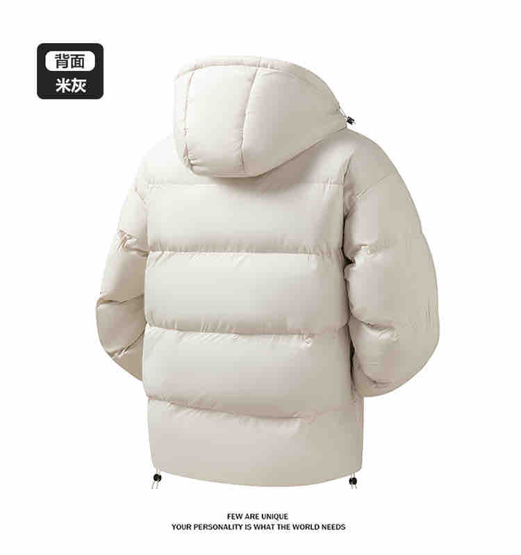 供💰170
迪桑特DESCENTE SKI STYLE系列 HEAT CONTROL 纯色男女同款棉衣舒适连帽运动休闲羽绒棉服 

版型超级正  上身效果极佳 挺阔有质感，户外功能防水级别 ，细节图均为实拍 ，防水压A9991胶拉链 ，所有走线做工精细不粗糙，高档有质感 
手插口袋，括号剪裁设计 ，无痕压胶边，外衣的防水层，采用仿丝棉，多层纤维结构 矩形压线工艺，填充均匀 机洗不坨绒，蓬松轻便和羽绒服一样，内里小太阳石墨烯自发热，蓄热黑科技，还配有温感变色，15秒可测出温度，有细节图
连帽设计 都配置防风扣
城市户外通勤款

各位兄弟姐妹，这款棉衣的细节提现到我们的用心制作，仔细去看每个细节，此款不为赚钱只为遇见更懂它的你，闭上眼慢慢去体会&hellip;&hellip;

专柜同步 顶级版本DESCENTE迪桑特 双标❗️上身帅气炸了，谁穿谁好看系列，速干冰，防水 防污❗️ 冬季新品，版型很赞
迪桑特棉衣，采用SCHEMATECH进口面料，透气性强，适合各种环境，跑步时方便排汗，舒适质地轻盈，不易褪色、变形，
     并且口袋为拉链设计，可方便存放一些易丢物品，便捷实用。
    印有迪桑特硅胶标志，小小的标志低调而又有一番风味。给单调的衣服增添了些许特点，不会太繁杂，让人看着舒服。以保证版型的舒适性❗️

颜色：黑色  白色 深灰色
尺码：M-3xl
注意事项：以上尺寸是纯手工测量，误差在2厘米左右






