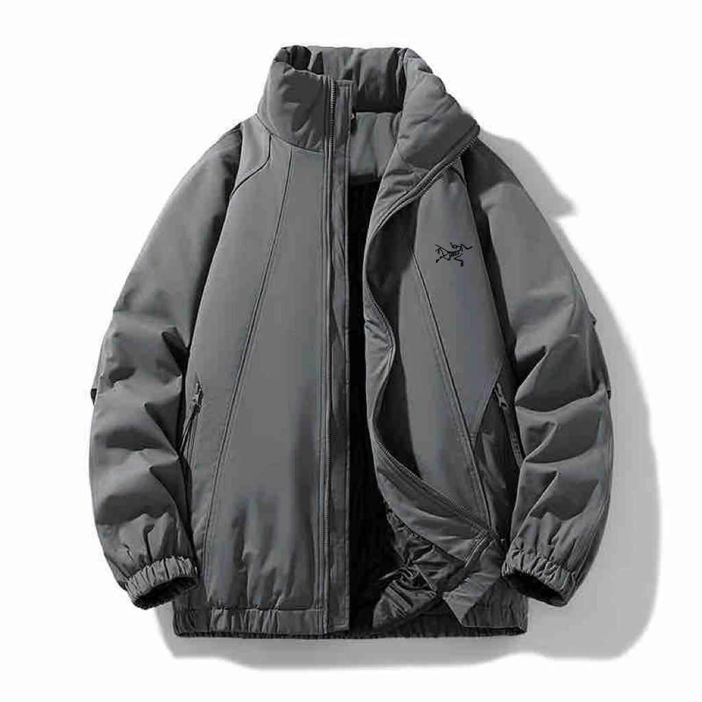 供💰140
ARC&lsquo;TERYX 始祖鸟宽松羽绒棉衣棉服立领面包服

面料采用柔软牛津 搭配700新疆羽绒棉高密度充绒 温暖舒适 宽松版型 提升运动灵活度
采用进口立体硅胶Logo 只为做到专柜一比一品质 原版定制领标吊牌 
一分钱一分货 比那种低价低端货厚两倍 可随意对比品质 手塞棉工艺 整件衣服厚实蓬松 保暖性强 单品可扛住零下30度寒冷天气 值得入手
                             
Color：黑色 灰色 云霜白
尺码：S-3xl








