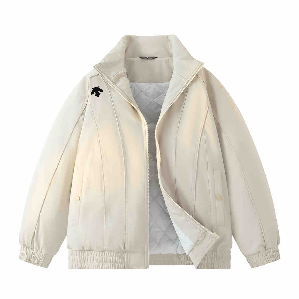 供💰140
DESCENTE  25年冬季迪桑特情情侣棉衣外套，户外情侣款立领加厚羽绒棉衣外套
可拆卸，简约大方的羽绒棉衣外套，超轻保暖，纯色设计，立体剪裁设计风格上身不拘束，强烈蓷介，人手一件的经典款 
性价比相当高，手塞羽绒棉填充，蓬松度好，柔软上身效果不臃肿，十分显瘦自然蓬松，保暖又很有型
防风防水拉链设计，可调节袖口抗寒效果赞，轻薄设计，可适应各种环境，拉链闭合方便穿着舒适，立体版型保暖系数好，锁住温暖，高档手塞羽绒棉，与羽绒衣服一样的做法，厚度适中，完全可以过冬哦，超高品质，比常规羽绒服更加保暖

颜色：军绿色 黑色 焦糖色 深灰色 藏青色 米白色
尺码S-3xl






