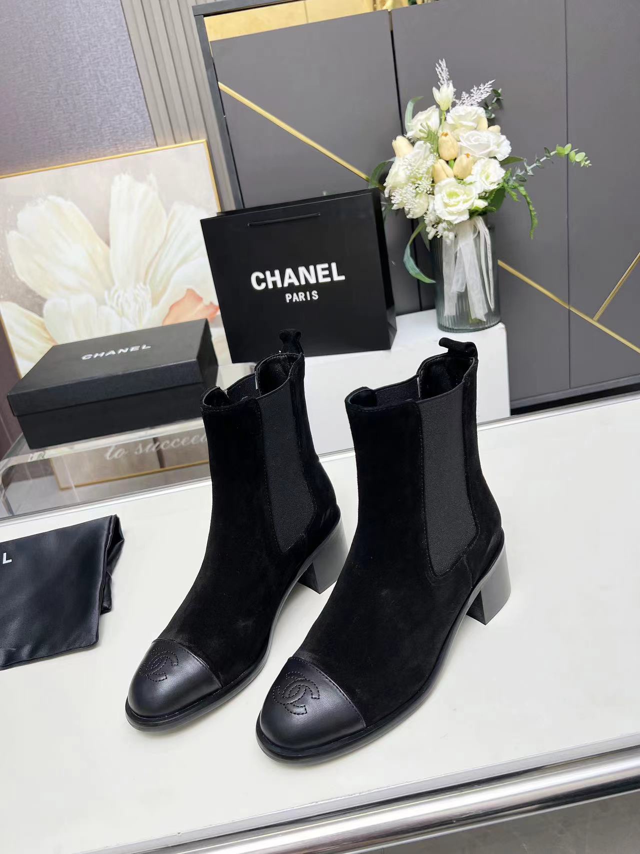 Chanel Bottes Acheter des répliques
 Femmes Cuir de veau vache Peau mouton Collection automne – hiver