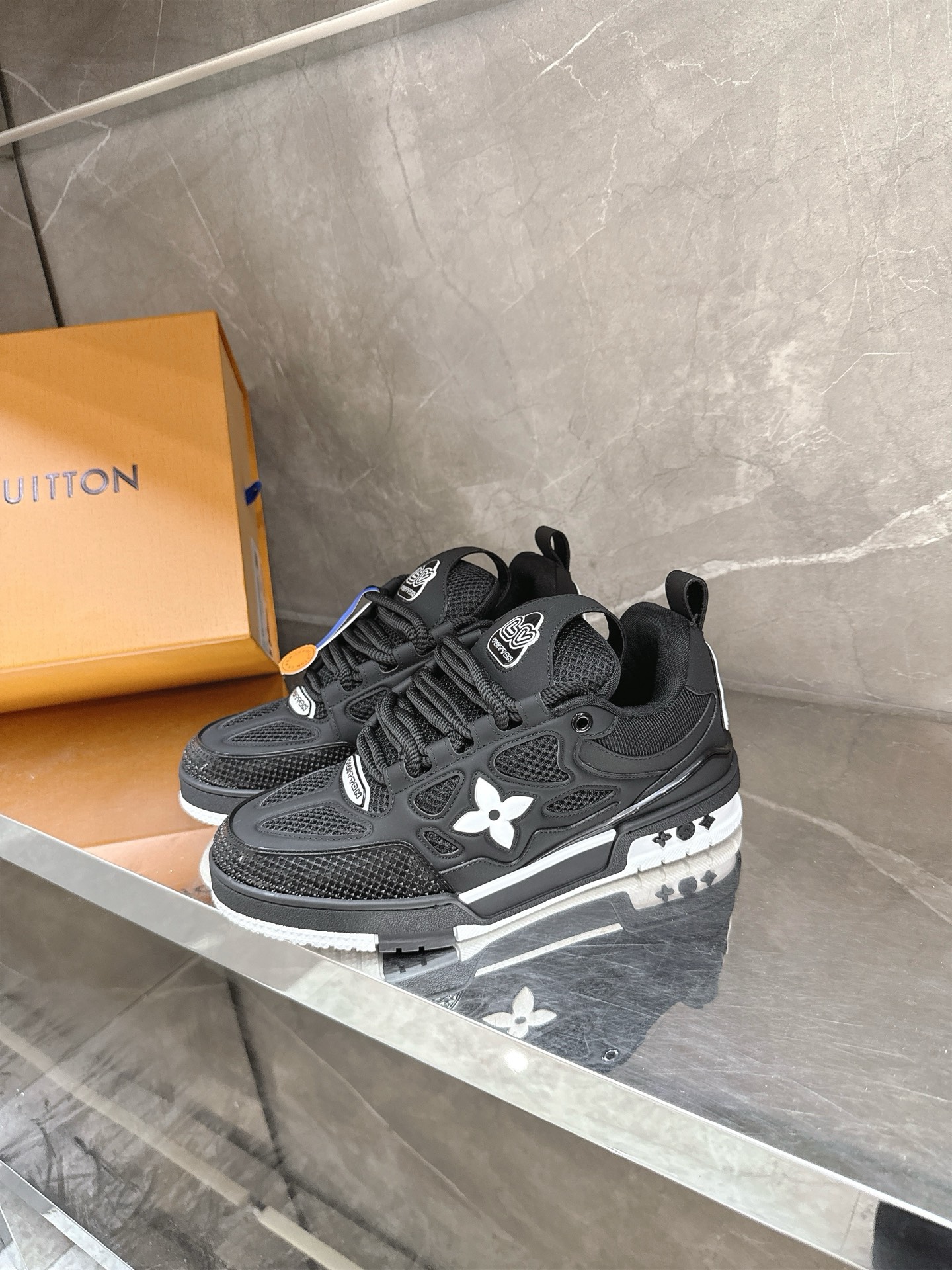 LV 顶级级别LOUIS VUITTON trainer 限定款 3