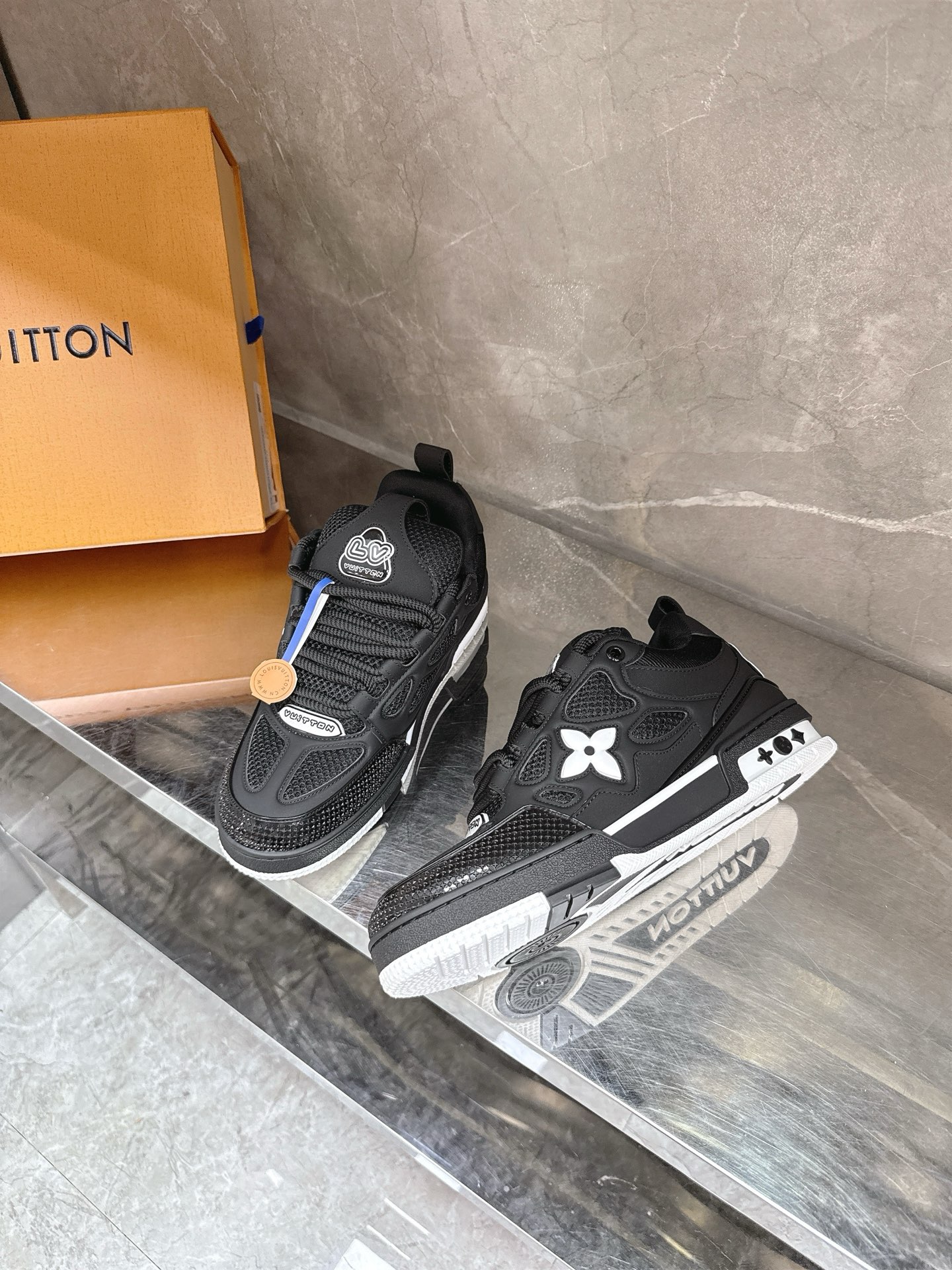 LV 顶级级别LOUIS VUITTON trainer 限定款 5