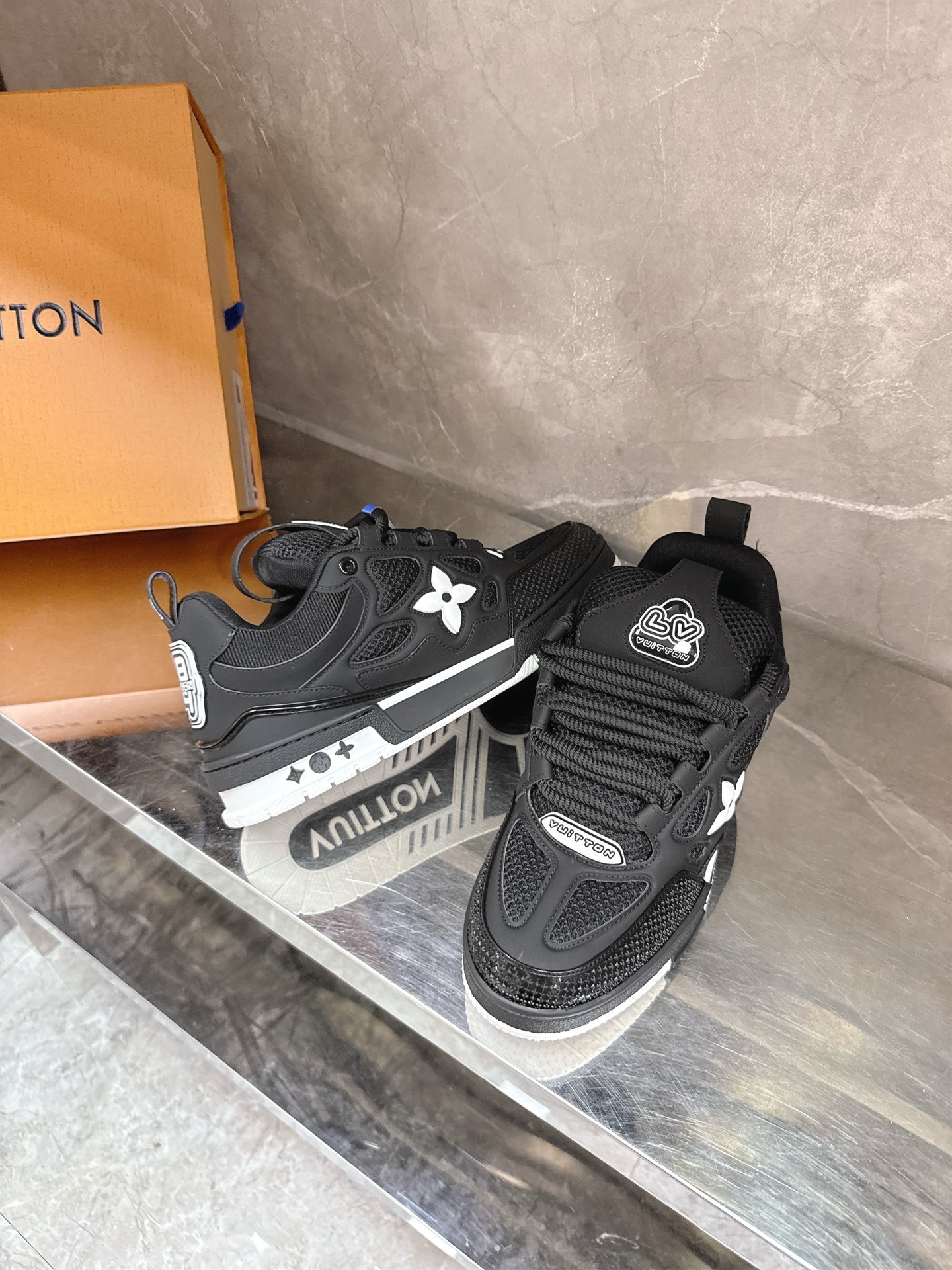 LV 顶级级别LOUIS VUITTON trainer 限定款 6