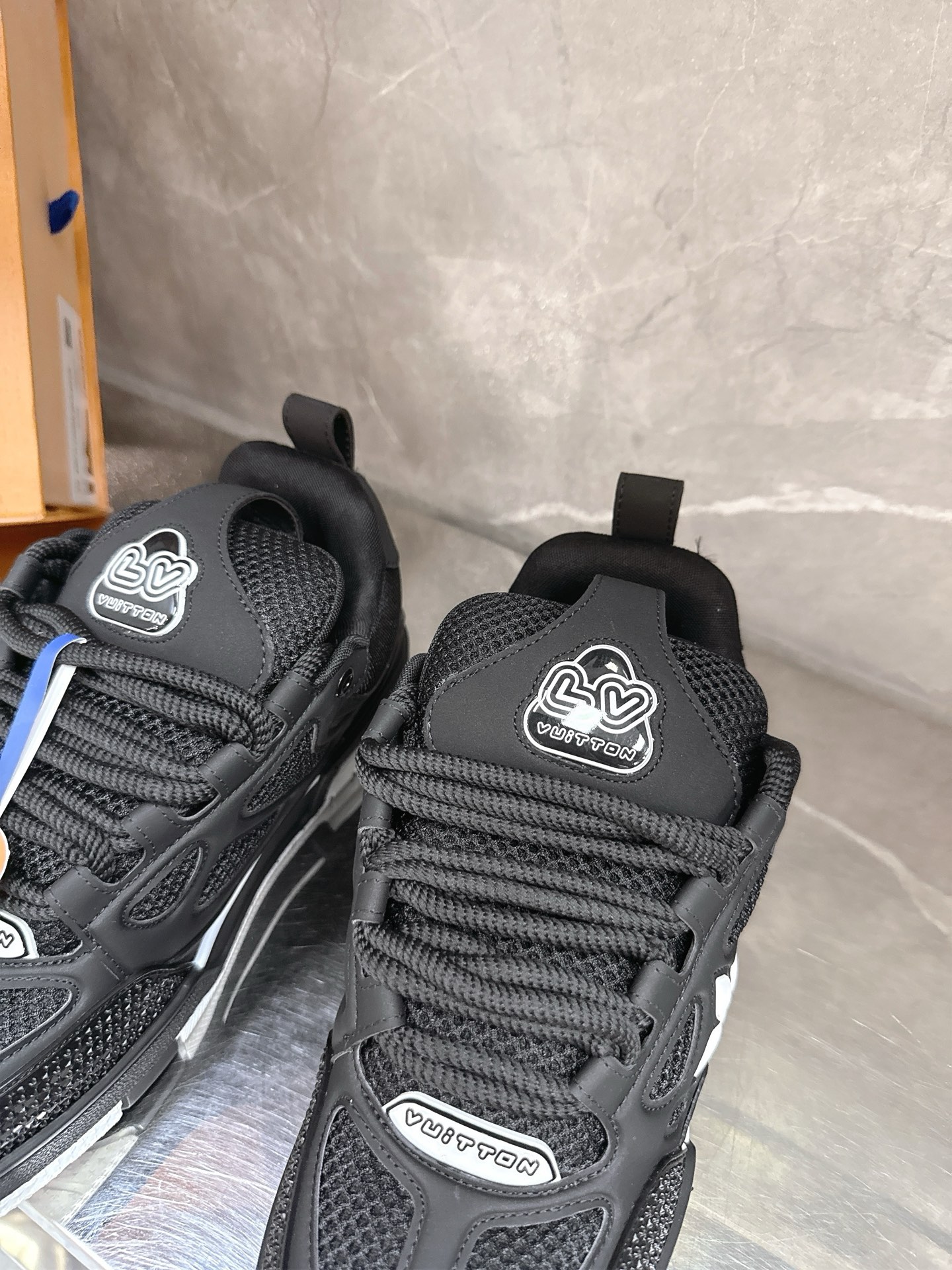 LV 顶级级别LOUIS VUITTON trainer 限定款 9
