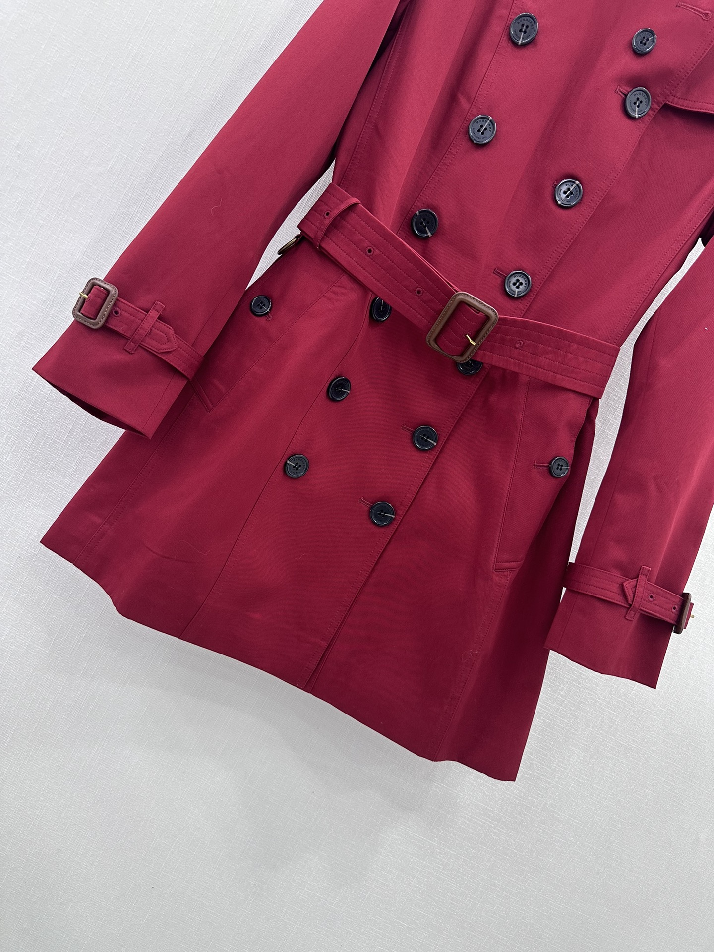 🔥🔥 Burberry/巴宝莉 秋冬新款 官网同步，桑德林版型剪裁中长款 Trench风衣😘😘进口棉质嘎