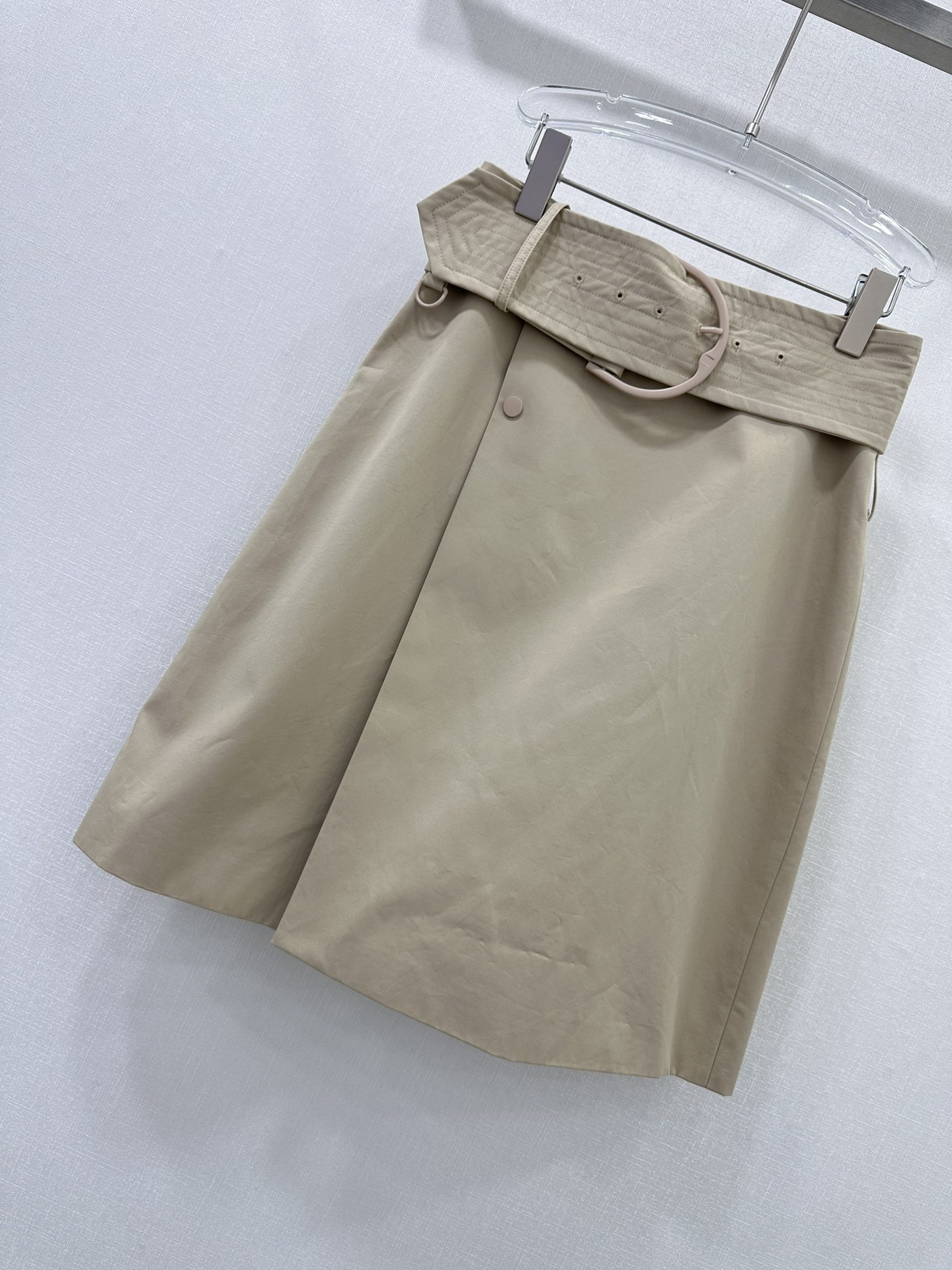 Burberry’s New Female Suit Collection with Enhanced Hierarchy and British Style - 图片 4