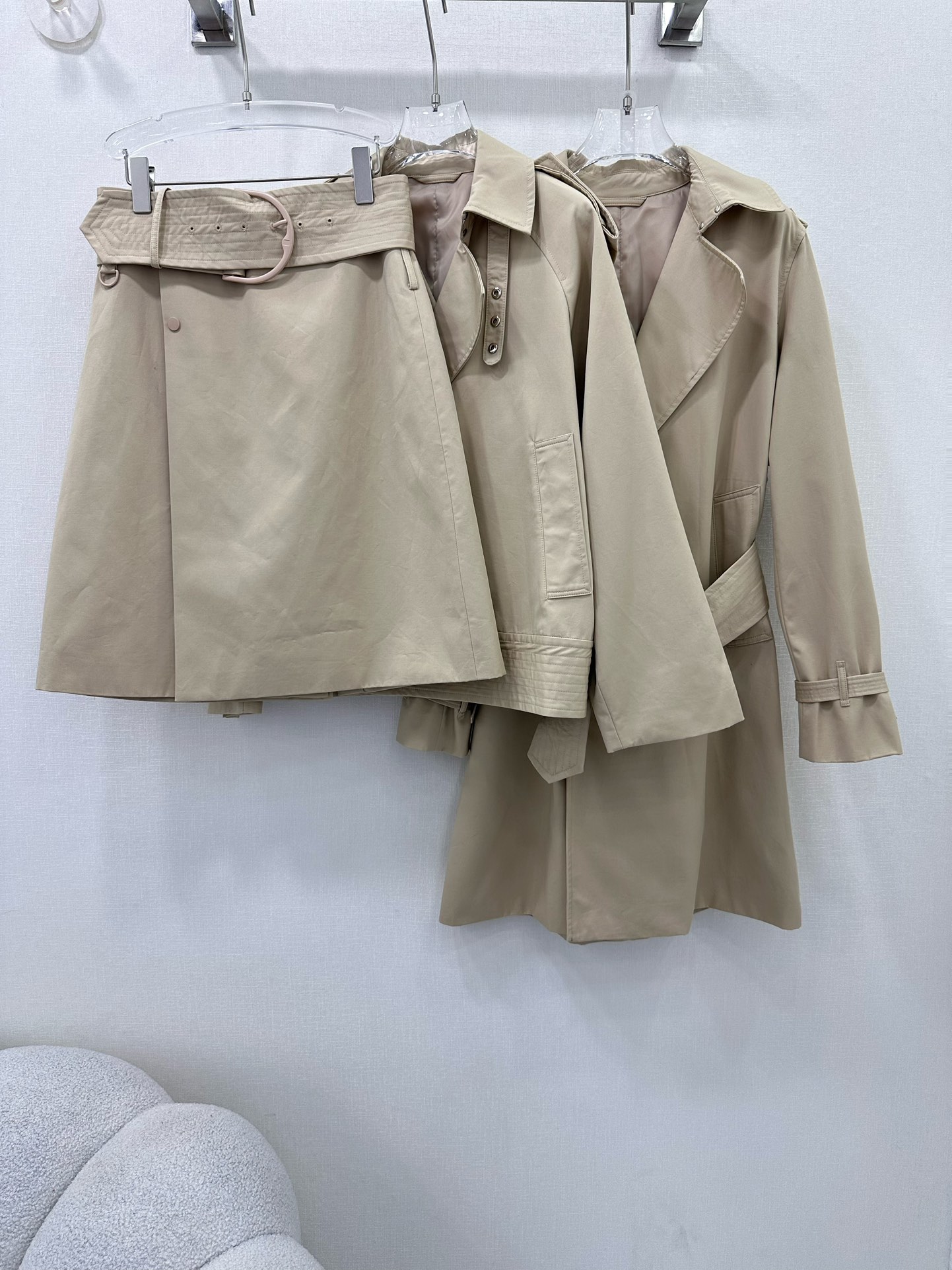 Burberry’s New Female Suit Collection with Enhanced Hierarchy and British Style - 图片 9