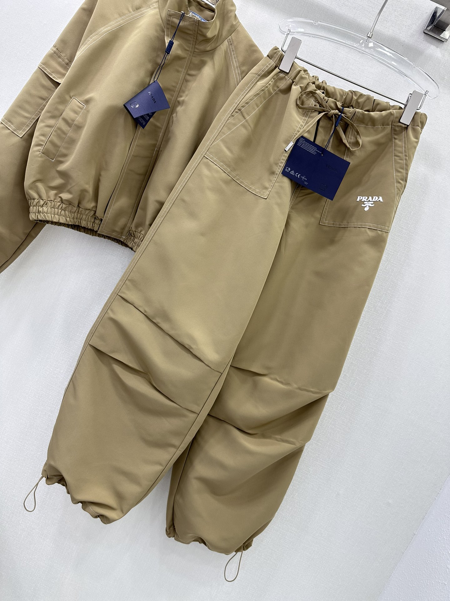 Prada’s 24 New Classic Women’s Leisure Suit: Worker’s Packing PRAD – Original Single. - 图片 6