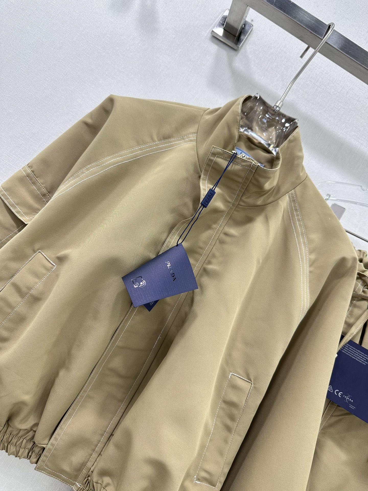 Prada’s 24 New Classic Women’s Leisure Suit: Worker’s Packing PRAD – Original Single. - 图片 3