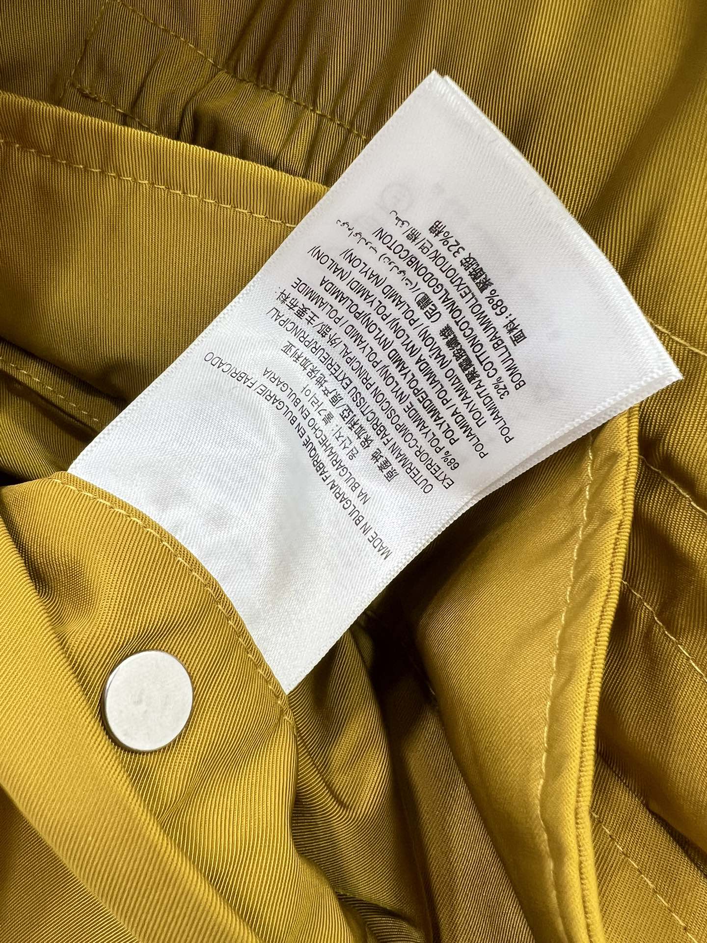 🔥🔥BURBER*Y B家经典冲锋衣连帽外套 采用高级水洗尼龙棉质斜纹面料质感满满！独特设计的盾牌造型饰