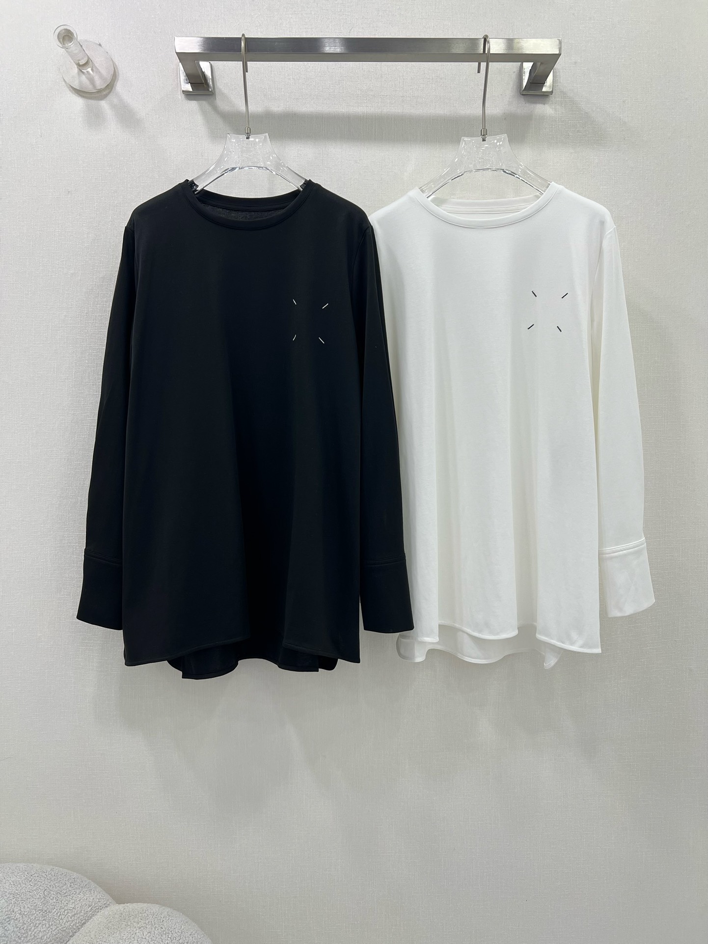Stylish MM6 Women’s Suit: First-Rate, Hard-Core, Fall/Winter Collection, 24 Combinations - 图片 9