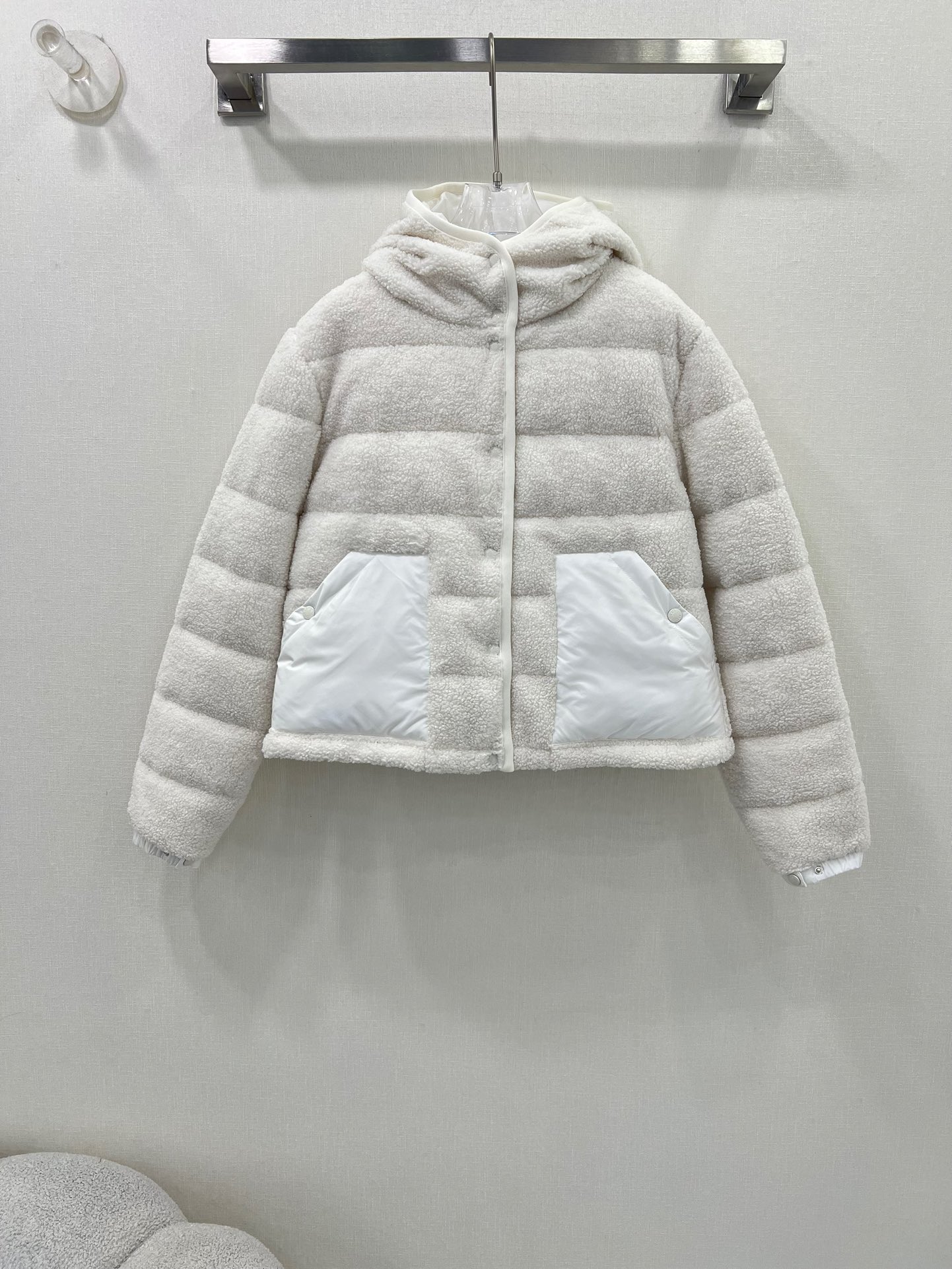 Moncler Ropa Chaqueta de plumón Comprar réplica 2024
 Blanco Empalme Abajo Nylon Plumón de ganso blanco Colección otoño – invierno Blusa con capucha