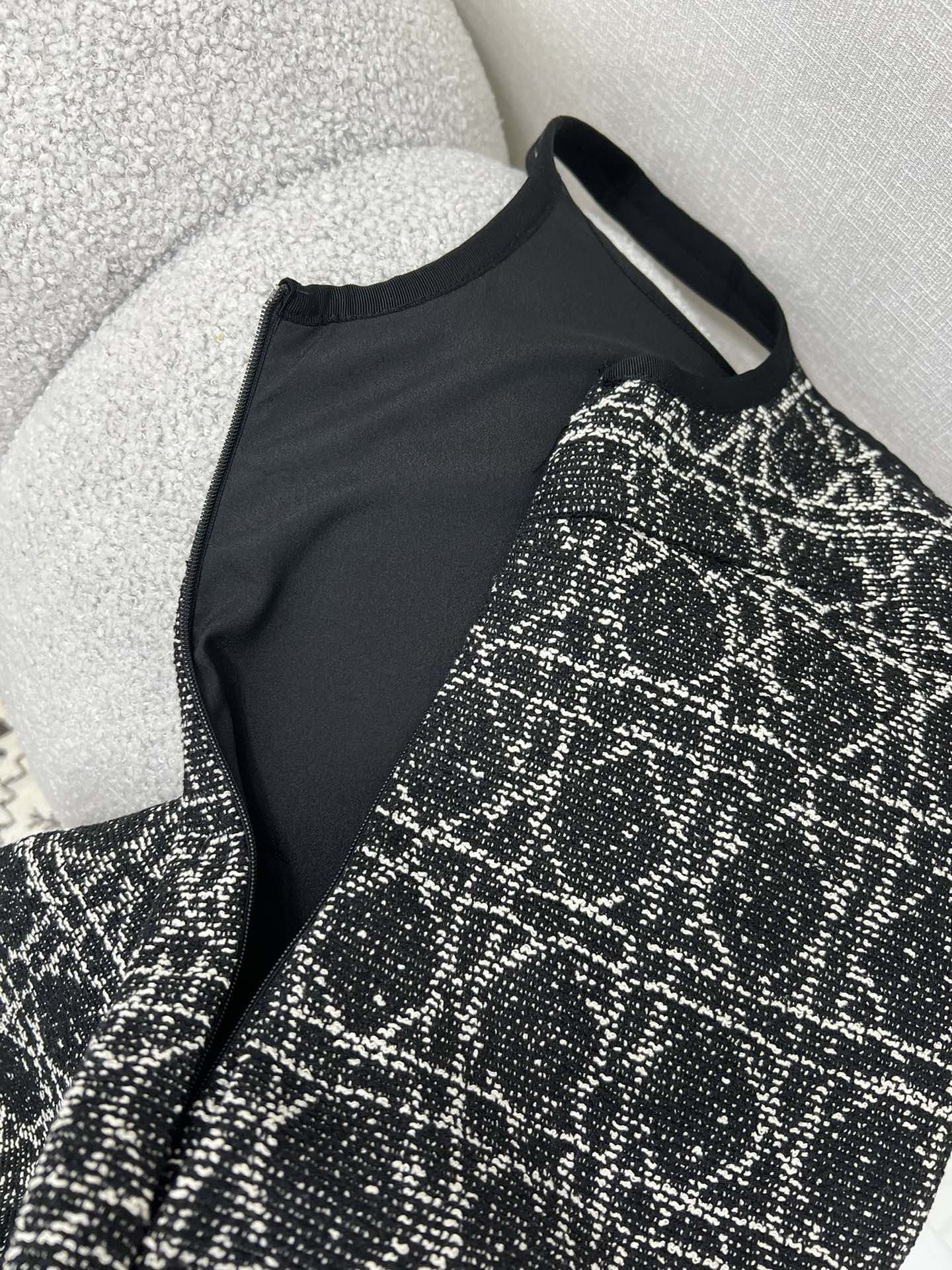 🔥🔥DIO*25秋冬新款藤格背心裙 定制提花材质 工艺处理 呈现出粗呢藤格纹肌理  垂坠性更添松弛感 彰